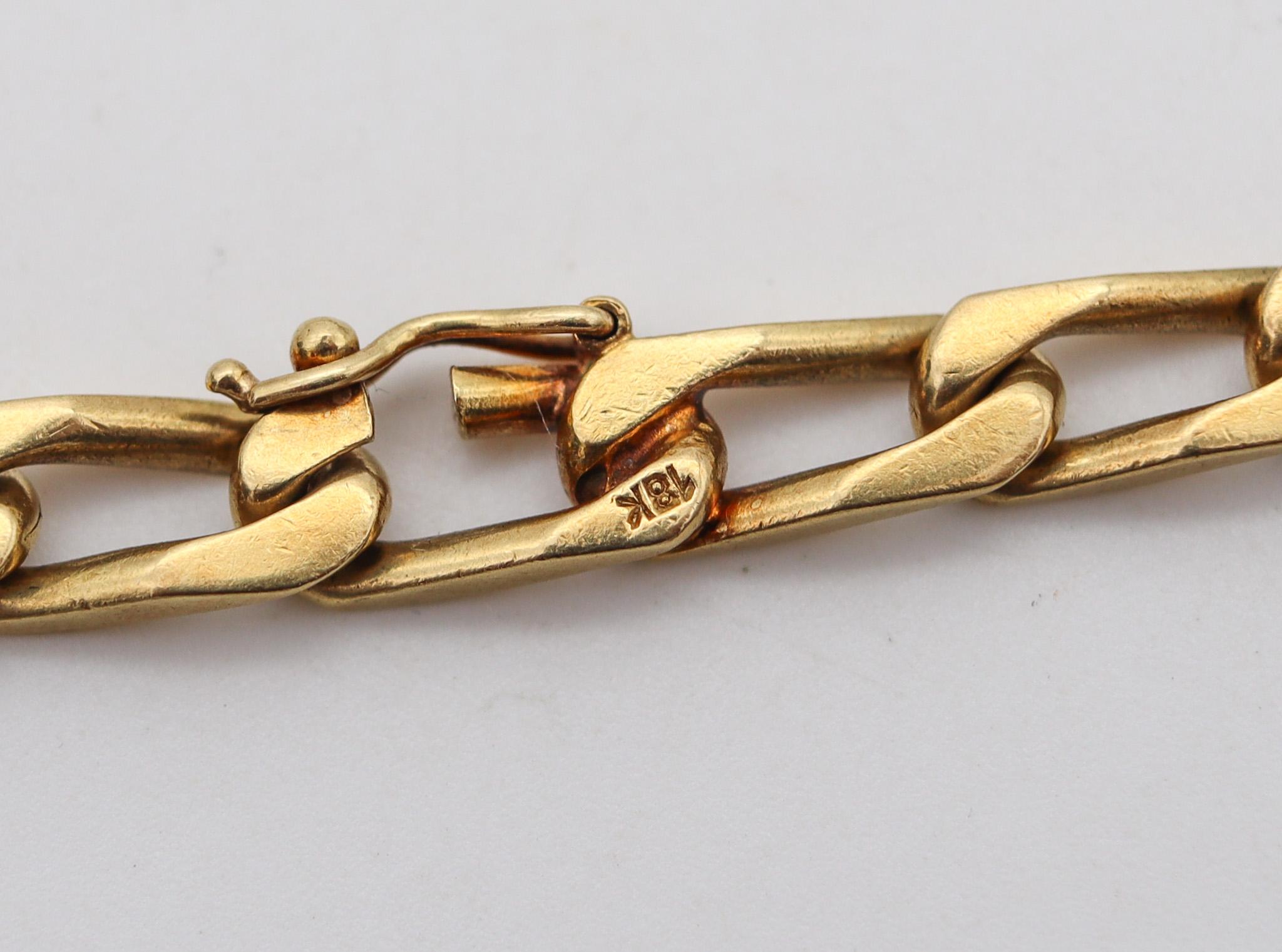 Italian 1970 Modernist Long Necklace Chain In Solid 18Kt Yellow Gold For Sale 1