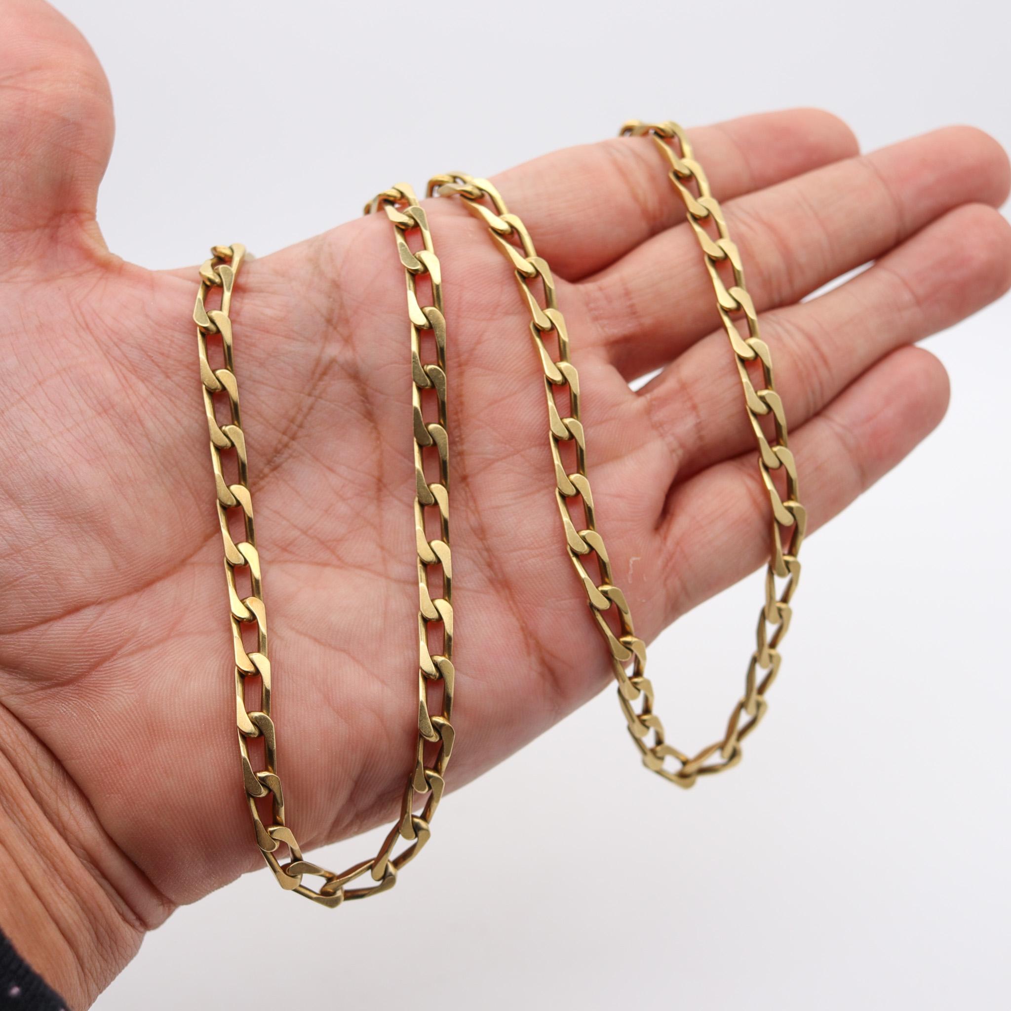 Italian 1970 Modernist Long Necklace Chain In Solid 18Kt Yellow Gold For Sale 2