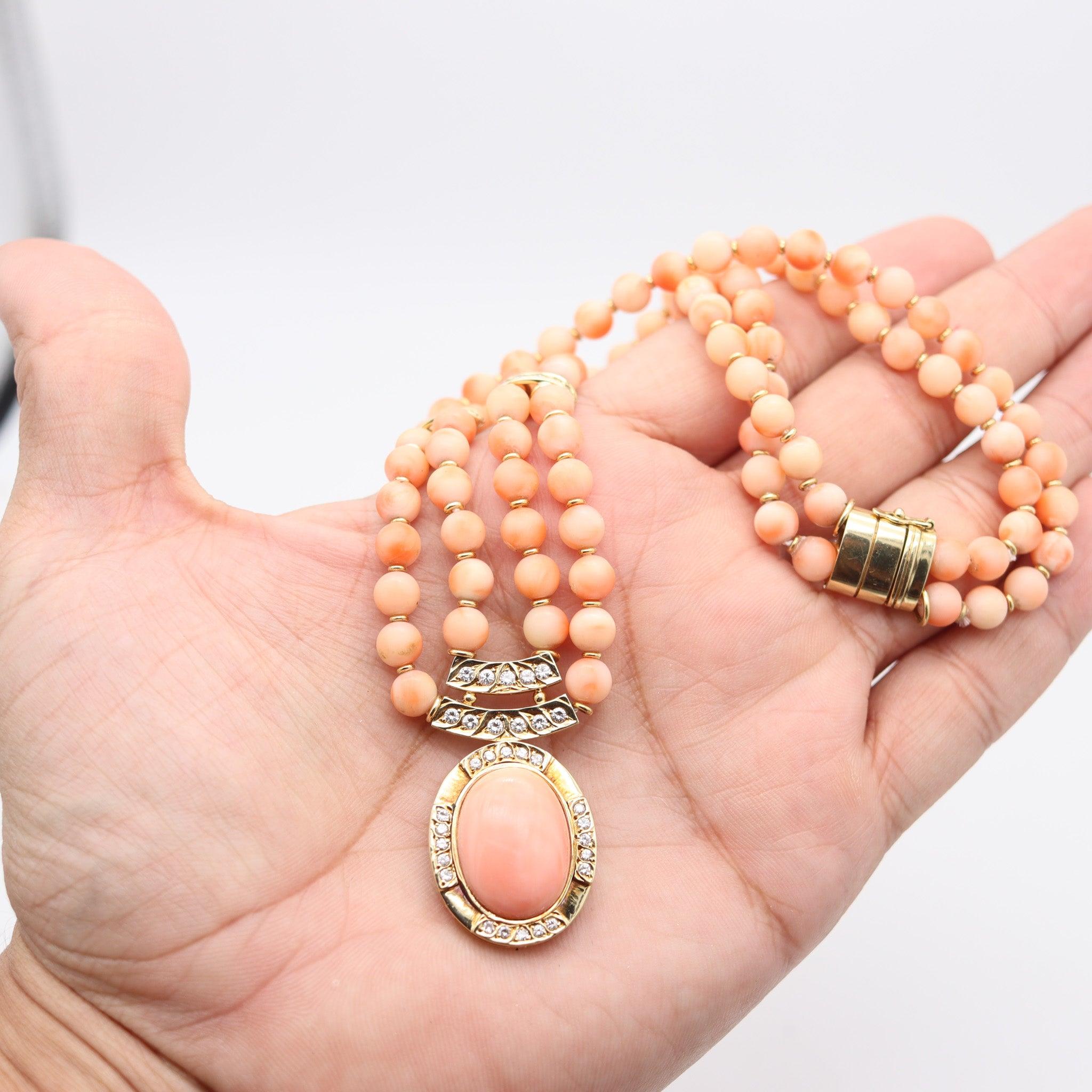 Collier moderniste italien de 1970 en or jaune 18 carats avec diamants et corails en vente 3