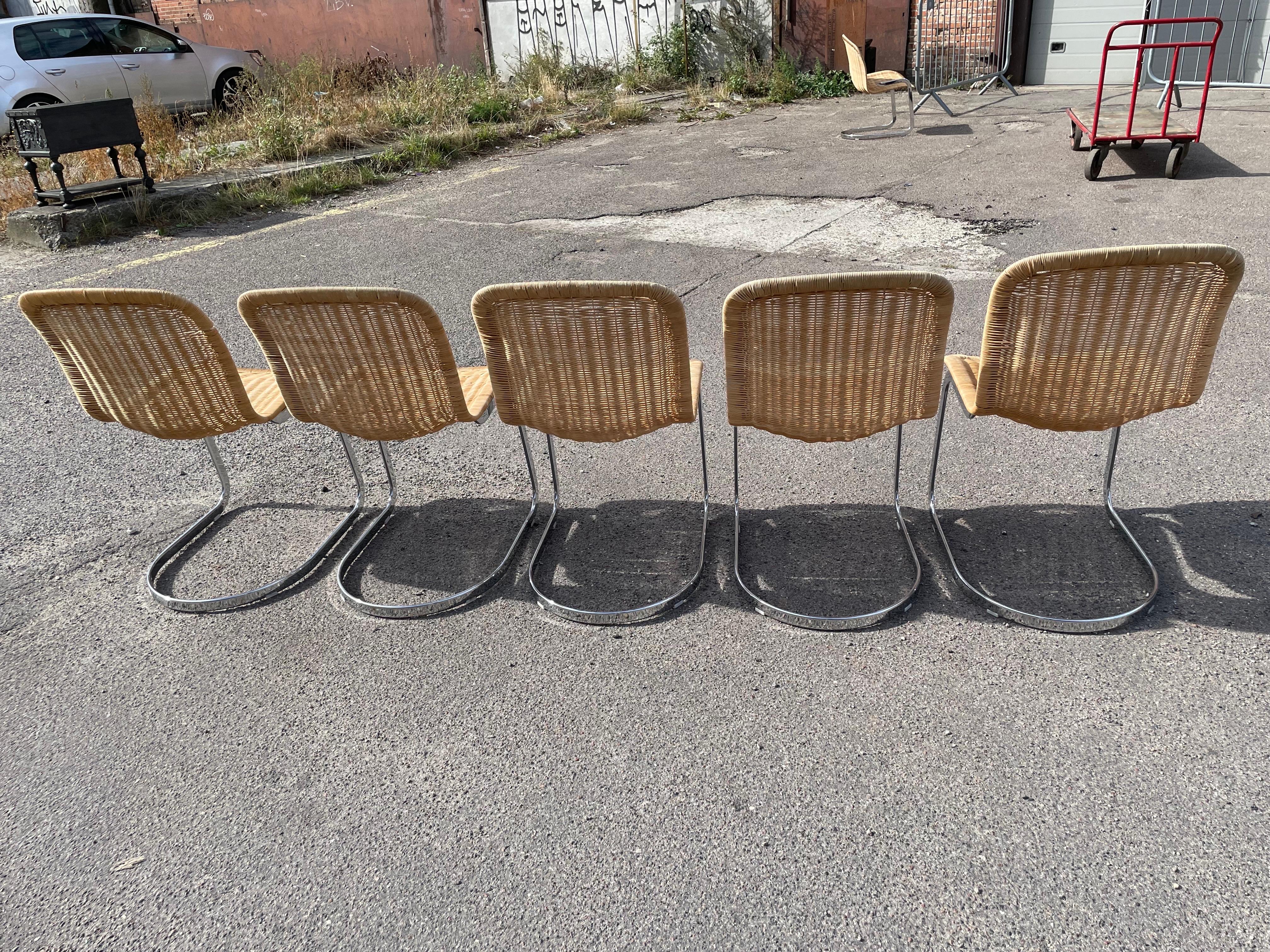 Italian 1970´s Cidue dinning chairs with chrome structure and wicker seating. 1
