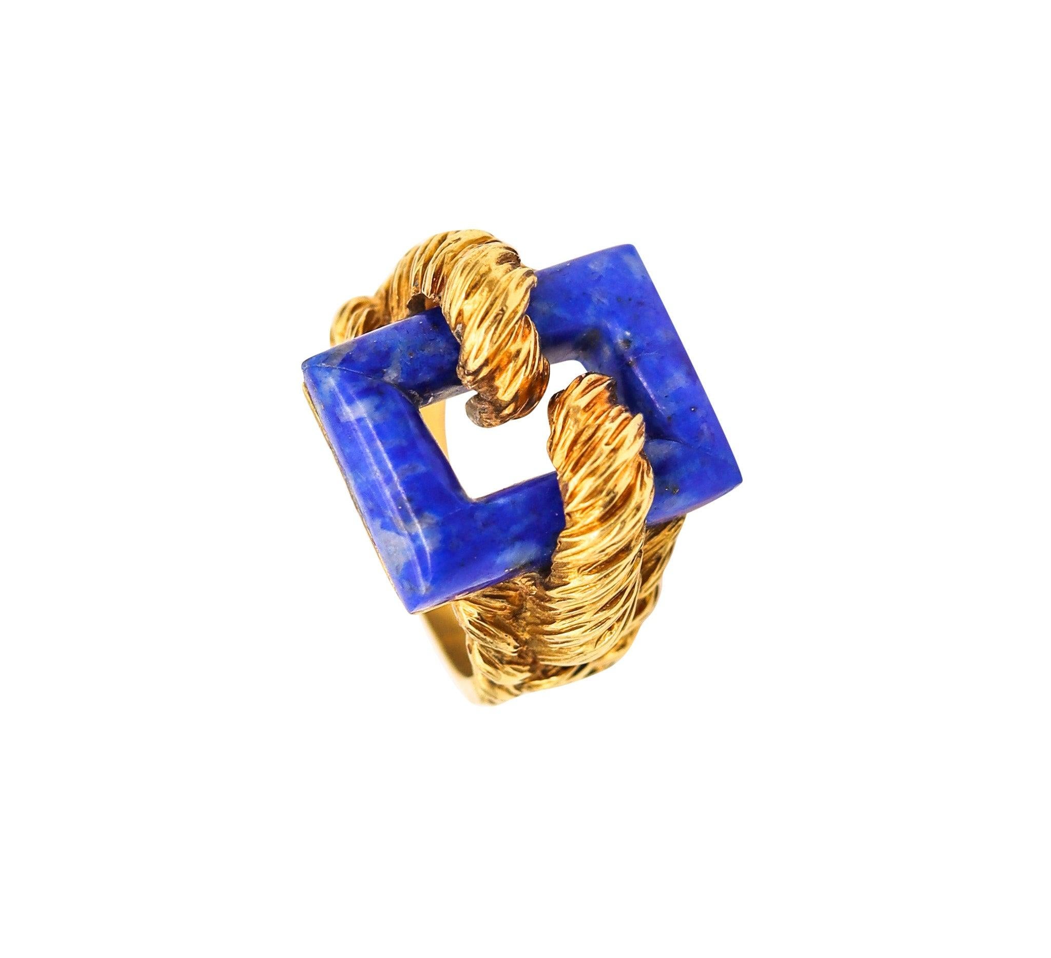 Bague moderniste italienne torsadée en or jaune massif 18 carats avec lapis-lazuli, 1970 en vente 2