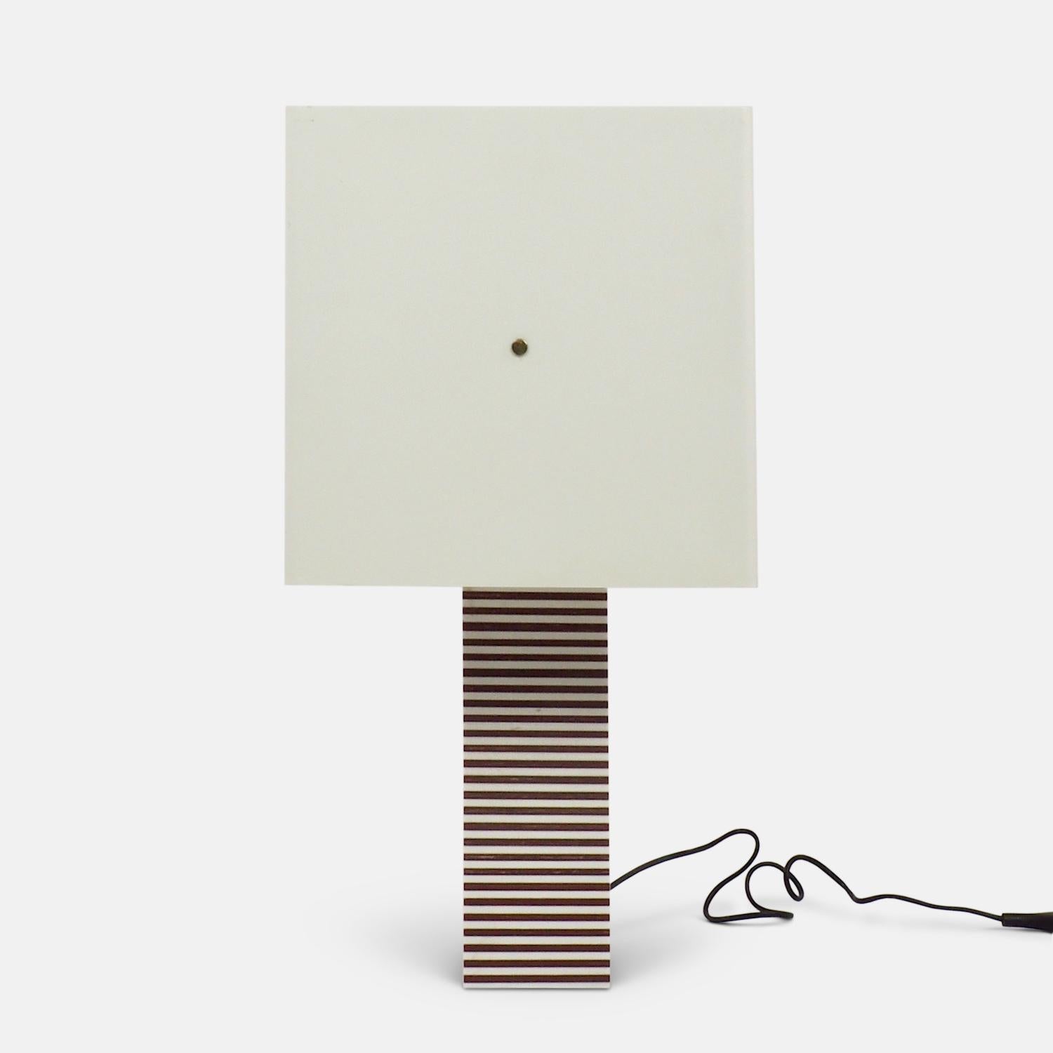 Modern Italian 1970s Acrylic Table Lamp For Sale