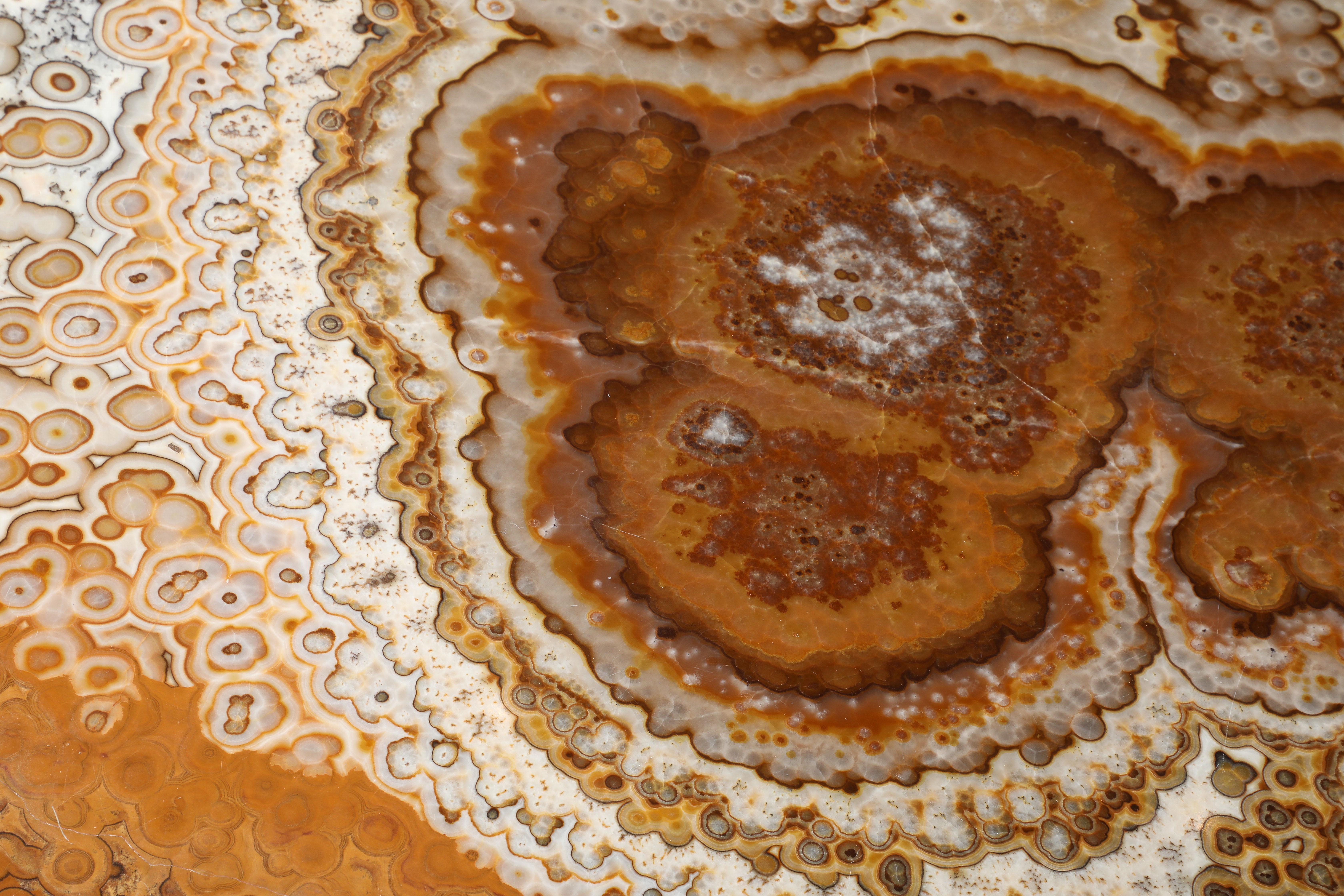 Table de salle à manger italienne en agate des années 1970 avec base cylindrique chromée en vente 5