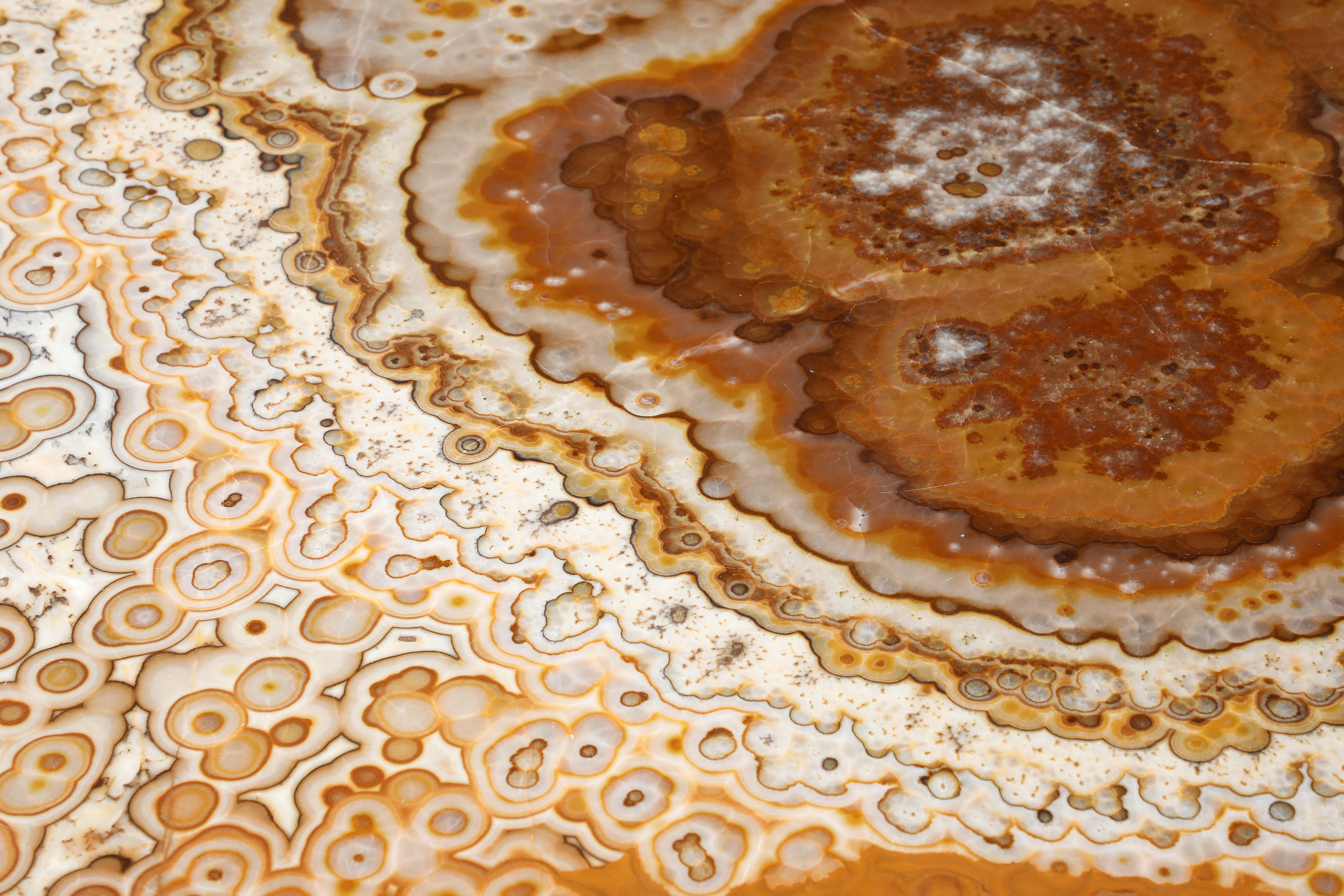 Table de salle à manger italienne en agate des années 1970 avec base cylindrique chromée en vente 6
