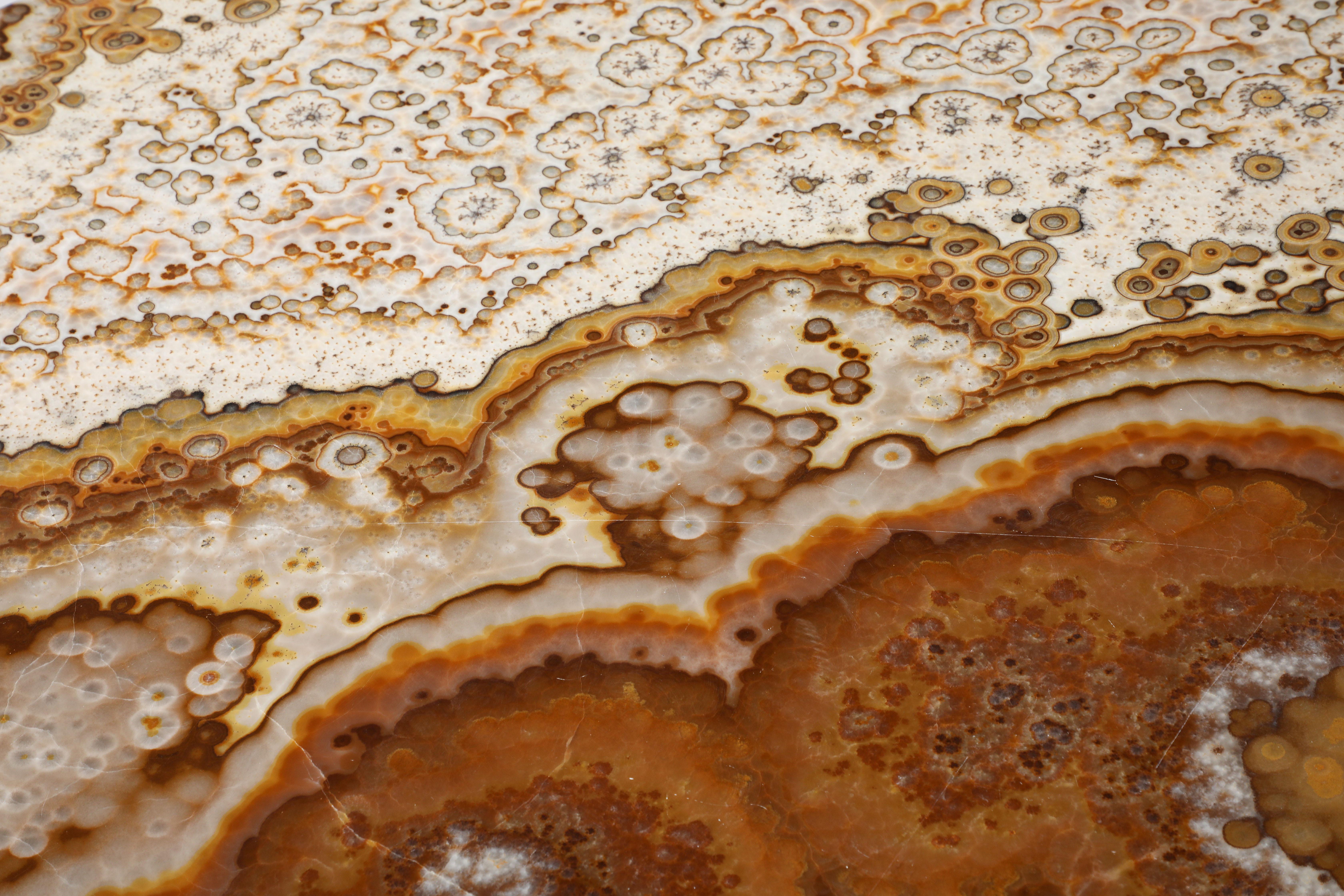 Table de salle à manger italienne en agate des années 1970 avec base cylindrique chromée en vente 7