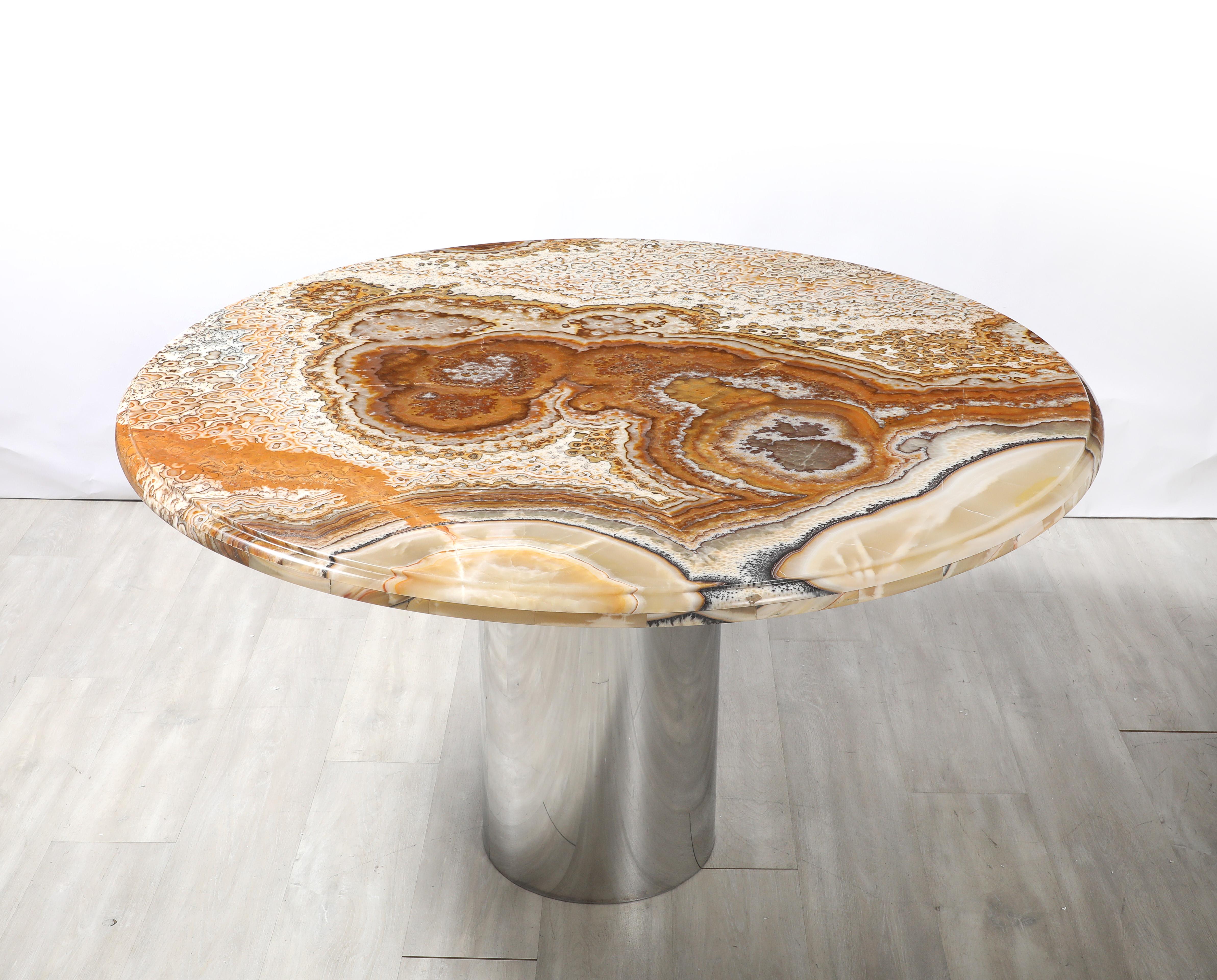 Fin du 20e siècle Table de salle à manger italienne en agate des années 1970 avec base cylindrique chromée en vente