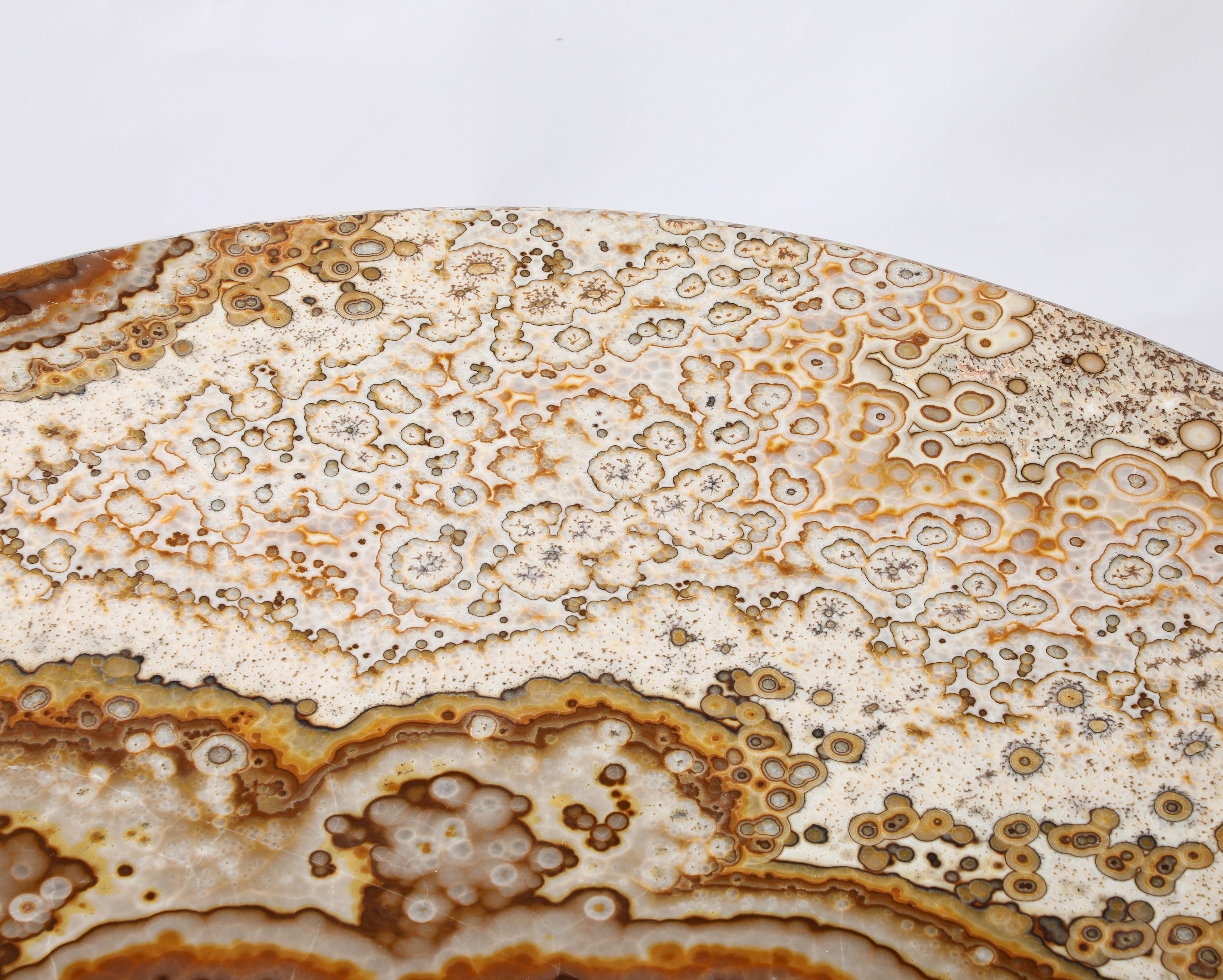 Table de salle à manger italienne en agate des années 1970 avec base cylindrique chromée en vente 3