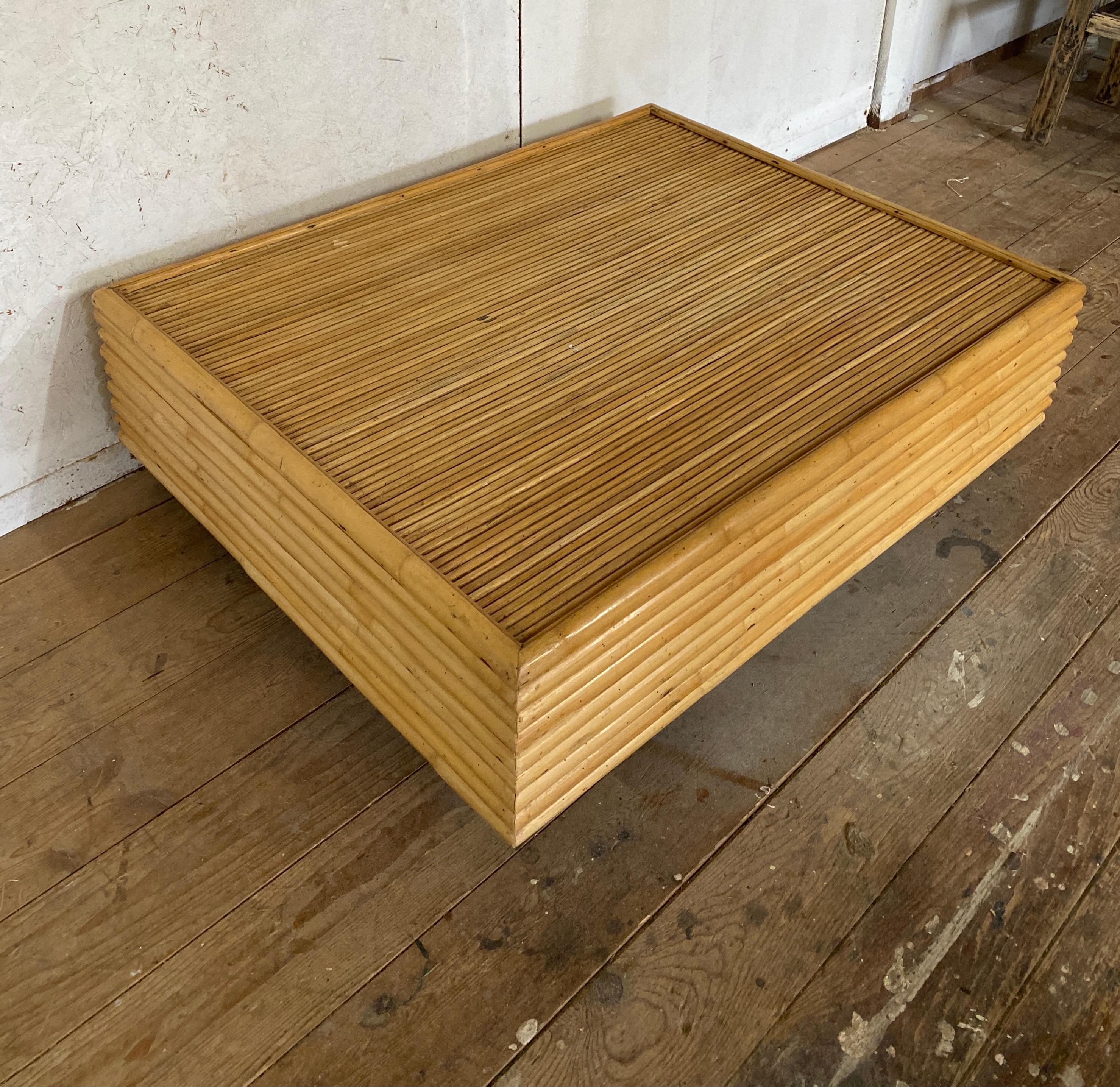 Mid-Century Modern Table basse italienne en bambou des années 1970 en vente