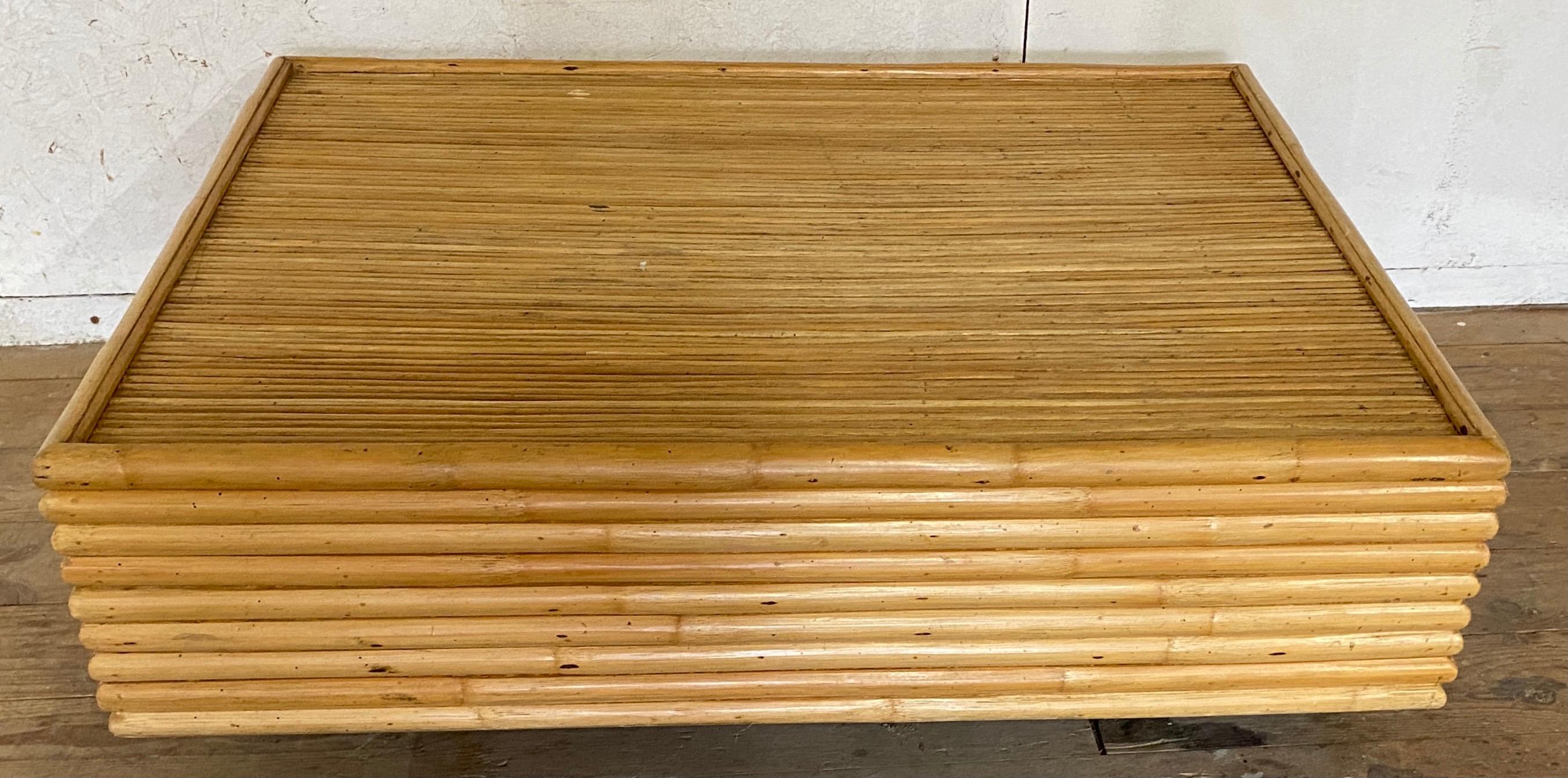 Bambou Table basse italienne en bambou des années 1970 en vente