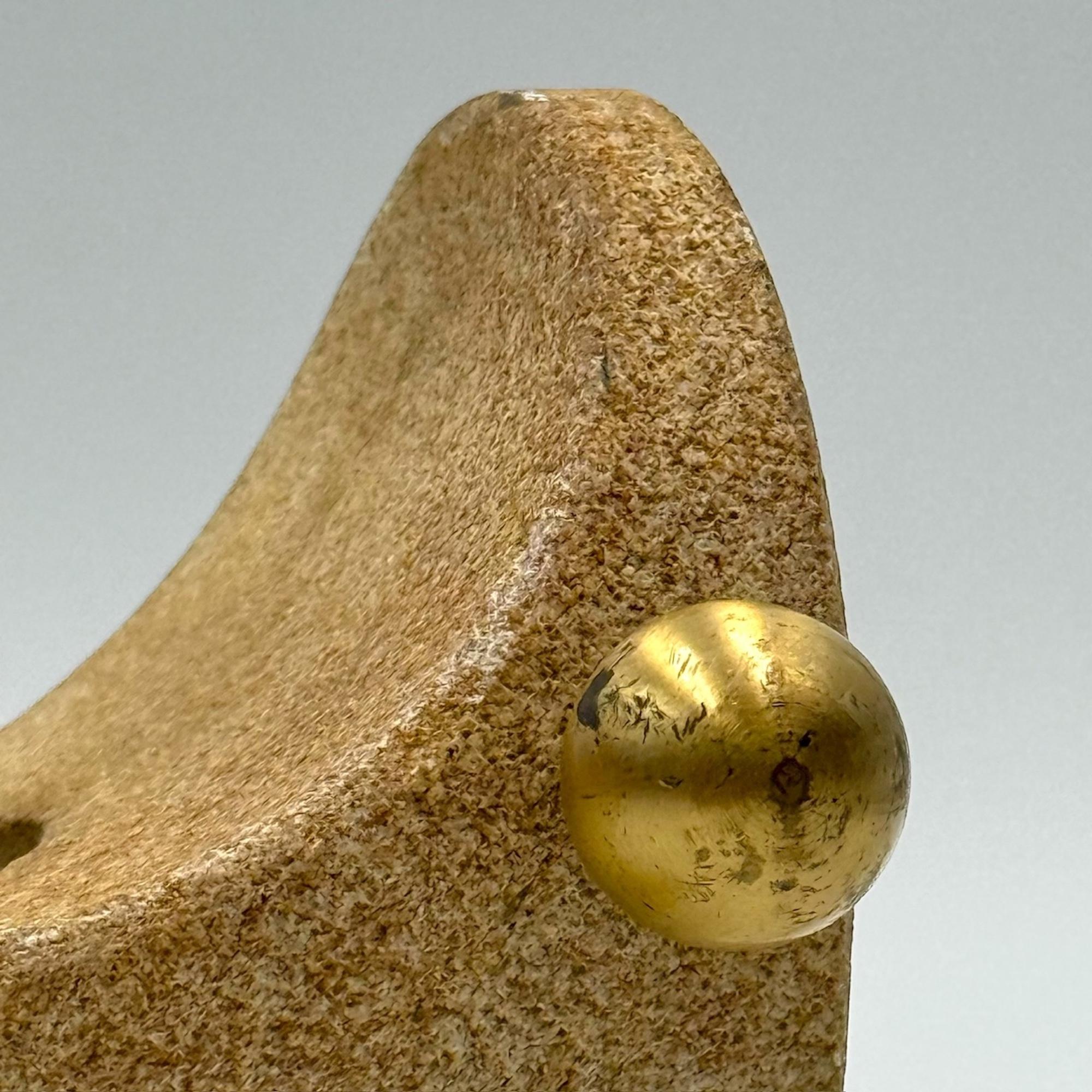 Lámpara de mesa Brutalista italiana de los años 70 en piedra reconstituida y latón en venta 7