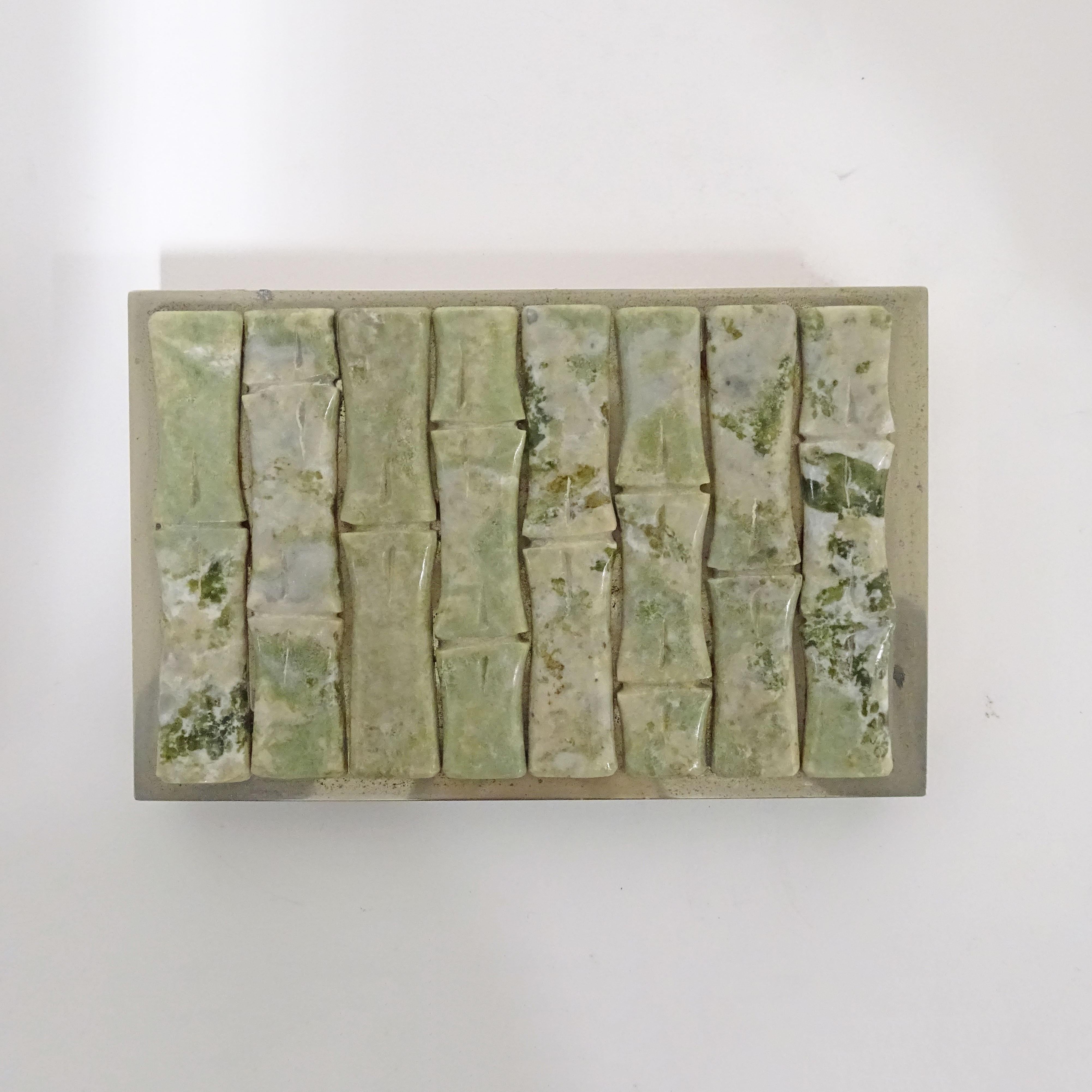 italien Boîte à couvercle en forme de canne en agate verte, chrome et bambou, Italie, années 1970 en vente