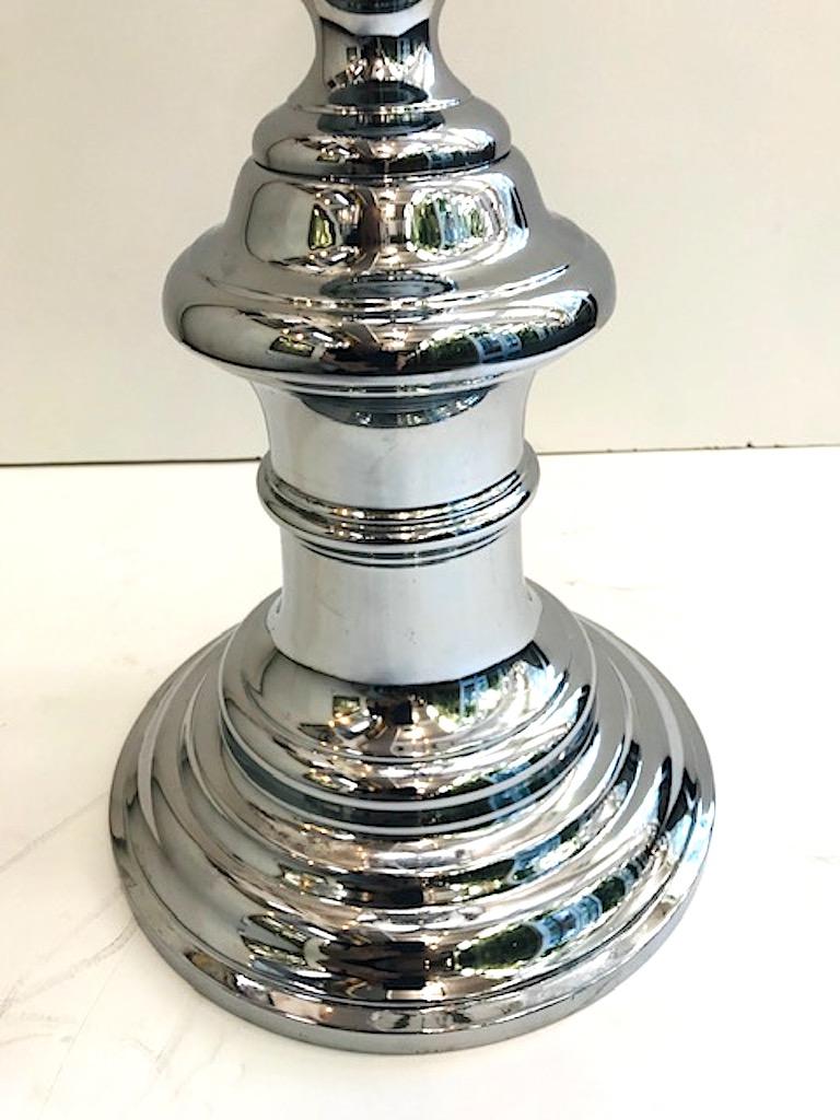 Fin du 20e siècle Lampadaire italien en chrome des années 1970, dont la forme rappelle un chandelier en bois tourné en vente