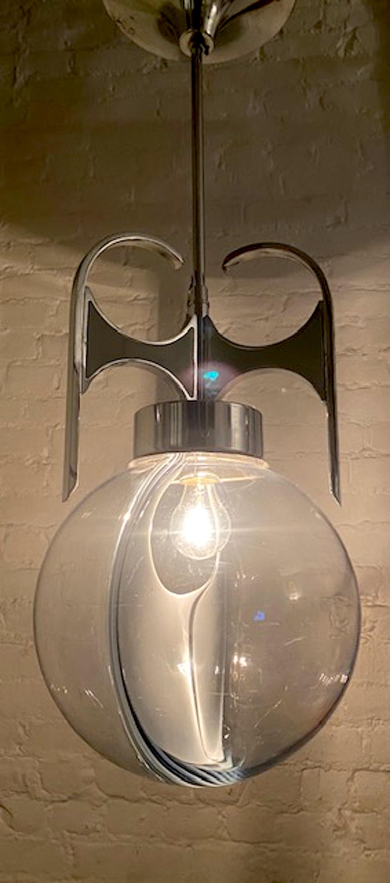 Italian 1970s Chrome with Clear and White Glass Globe Pendant Light For Sale 2