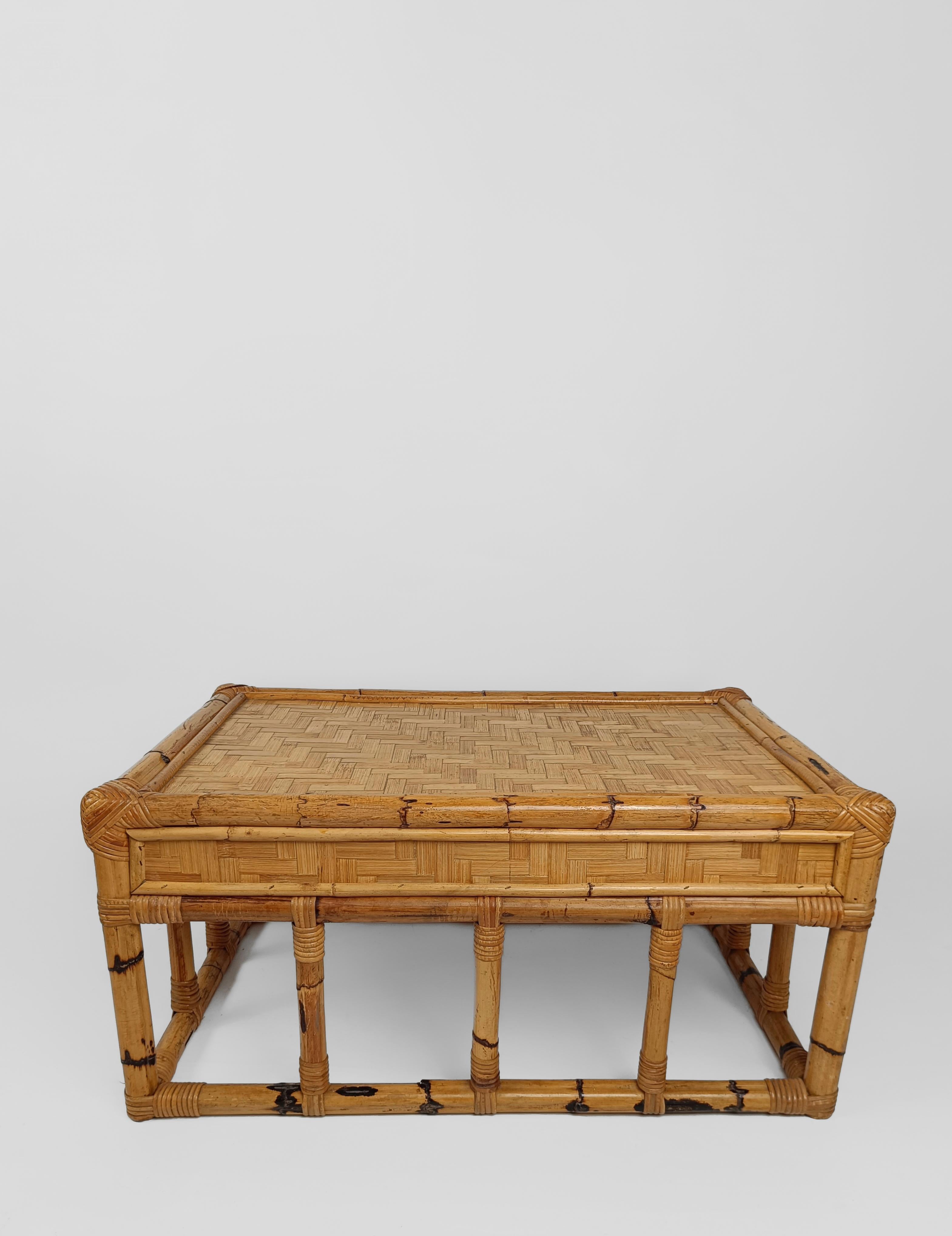 Italian 1970s Coffe Table in Bamboo and Rattan in the style of Vivai del Sud  For Sale 2