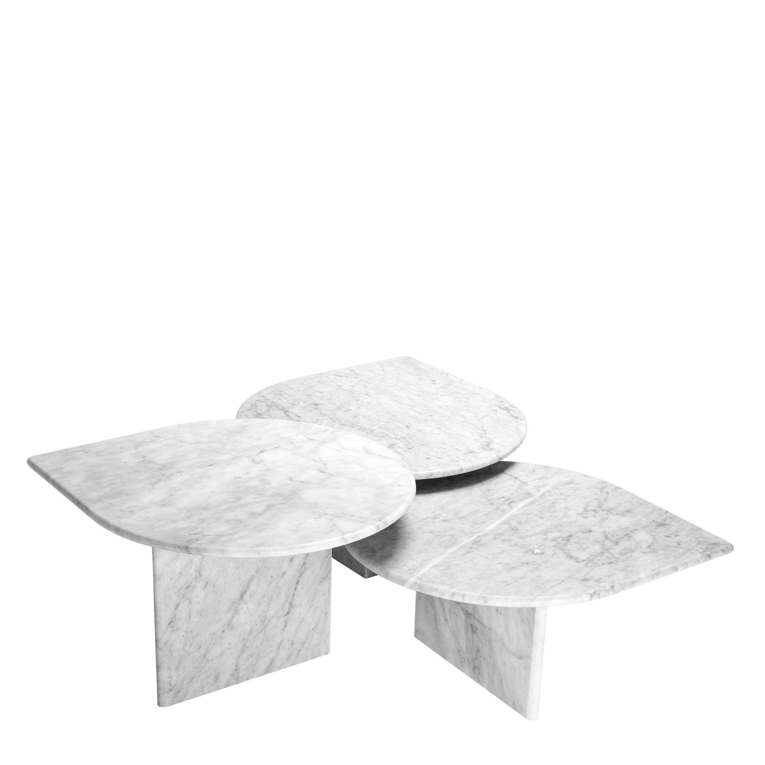 Marbre Ensemble de trois tables basses gigognes en marbre noir, style design italien des années 1970 en vente