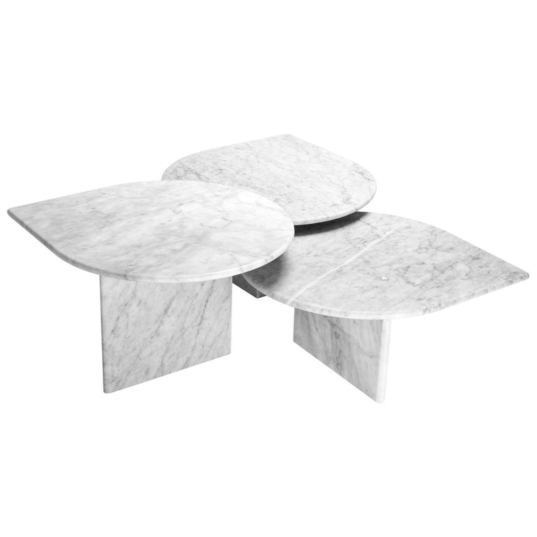Italian 1970s Design Style White Marble Set of Three Nesting Coffee Tables For Sale