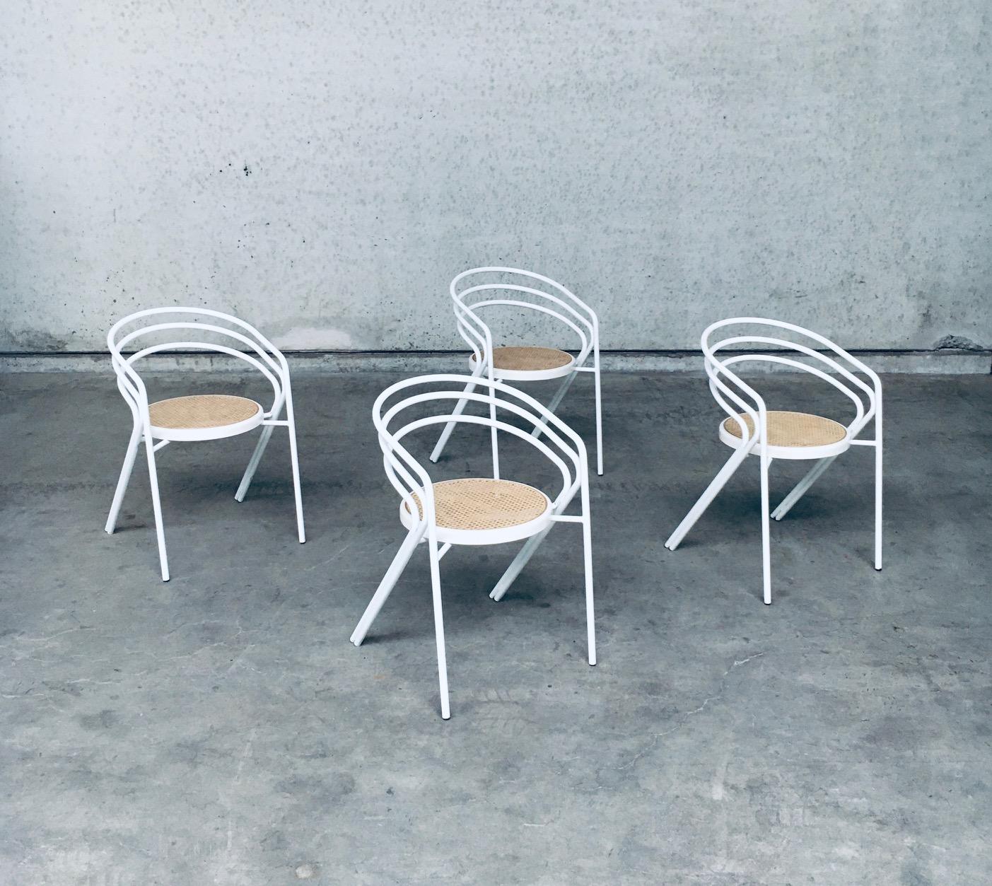 Vintage Italian Design white metal and webbing chair set of 4. Made in Italy, 1970's. No maker markings on these wonderfull airy and well designed kitchen, dining or side chairs. White coated metal frame with webbing seats. These come in very good