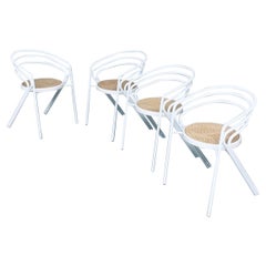 Italienisches Design der 1970er Jahre Stuhlset aus weißem Metall und Gurtband