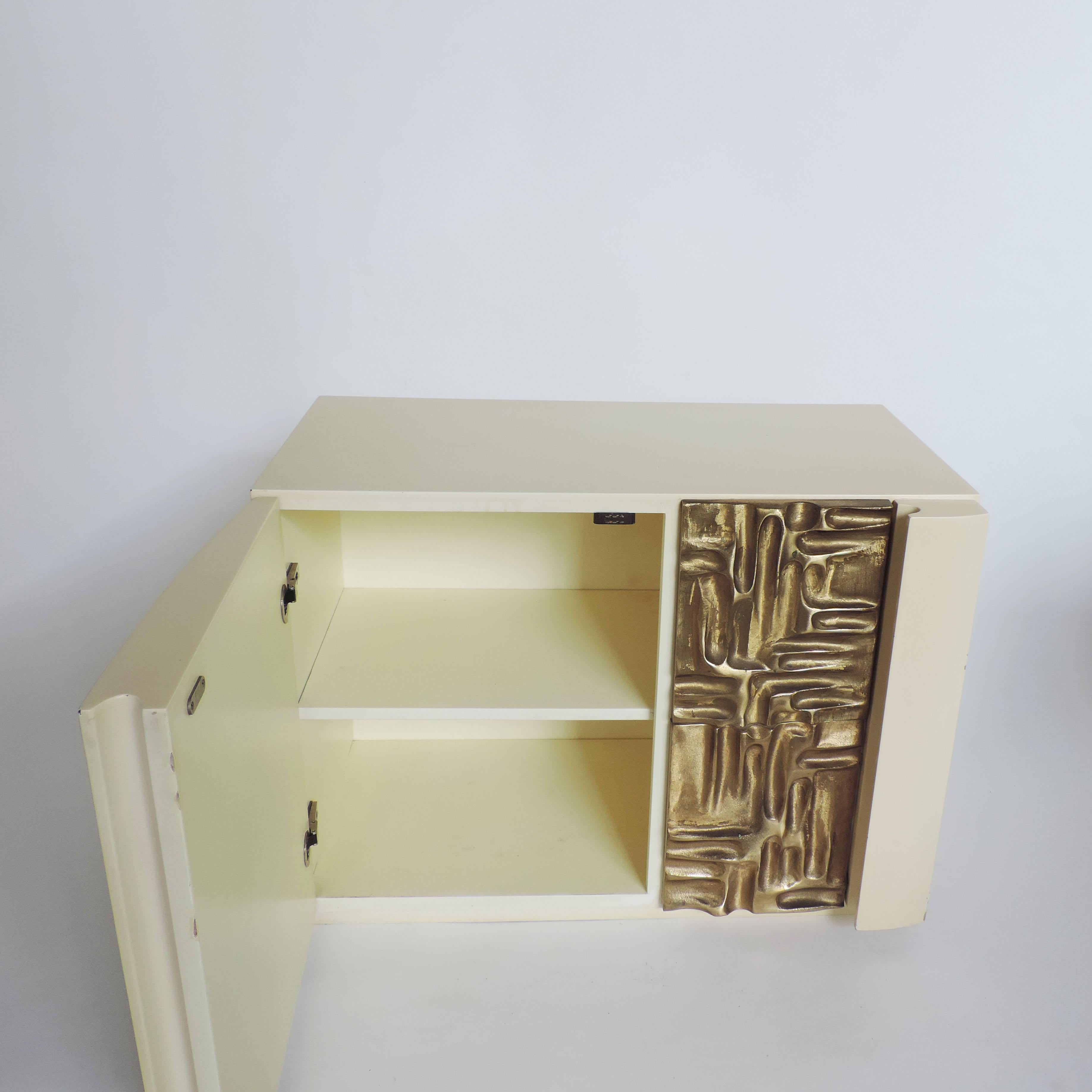 Italian 1970s Frigerio Sculpted Brass and White Lacquered Wood Night Stands 2