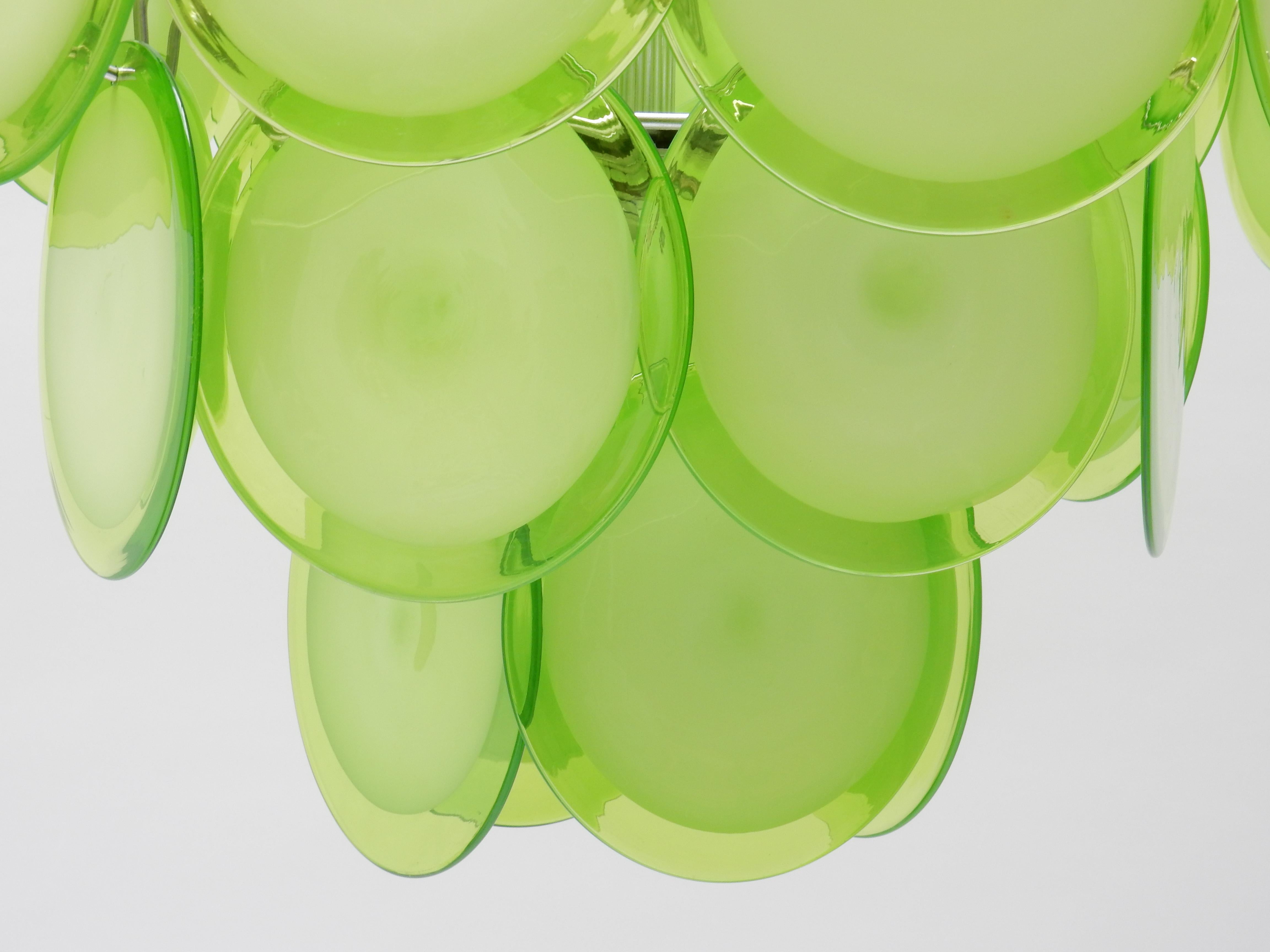 Italian 1970s Green Murano Glass Disc Chandelier (Moderne der Mitte des Jahrhunderts)