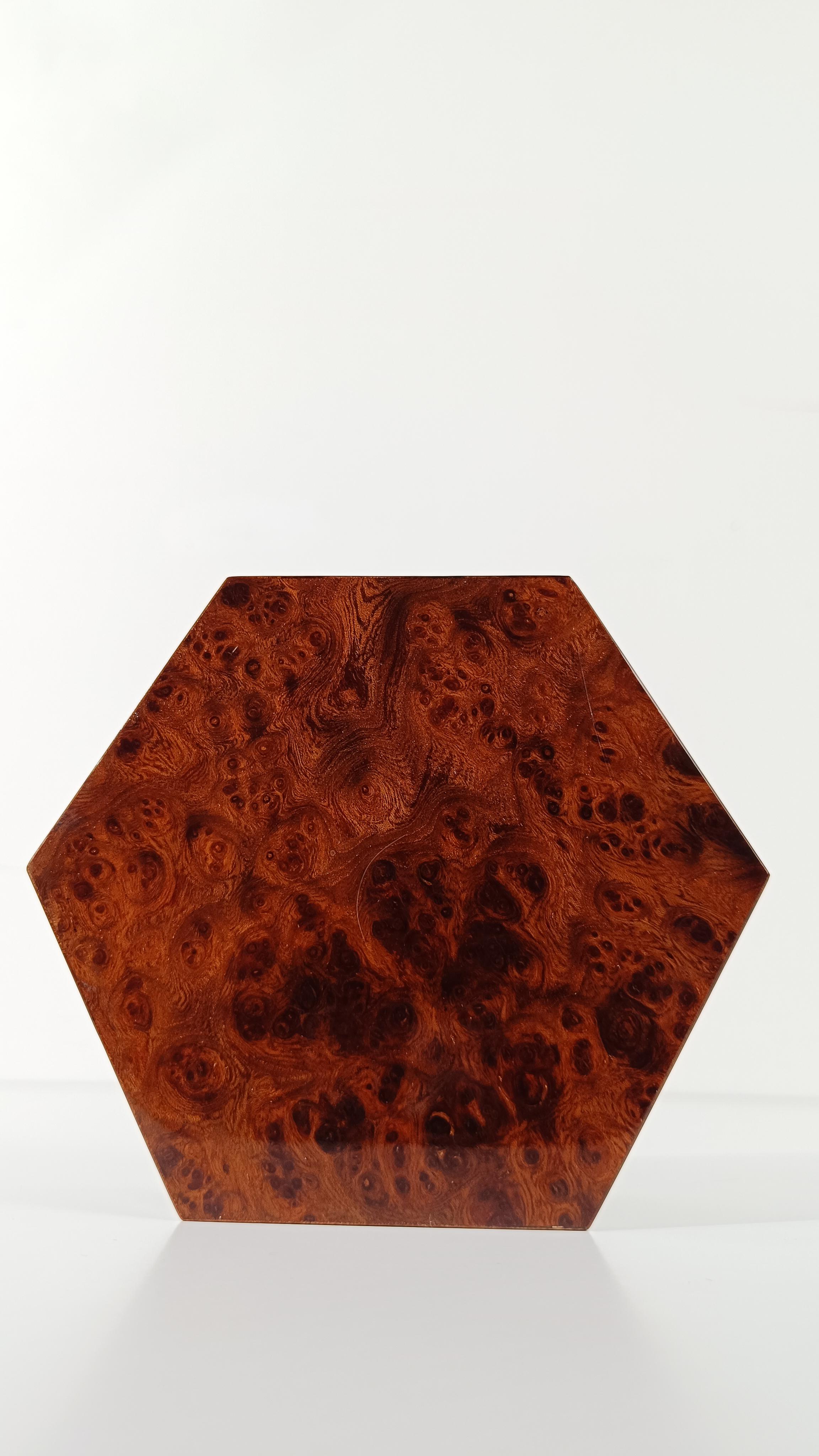 Italian 1970s Hexagonal Trinket Box in Burl-Veneered Wood (Italienisch) im Angebot
