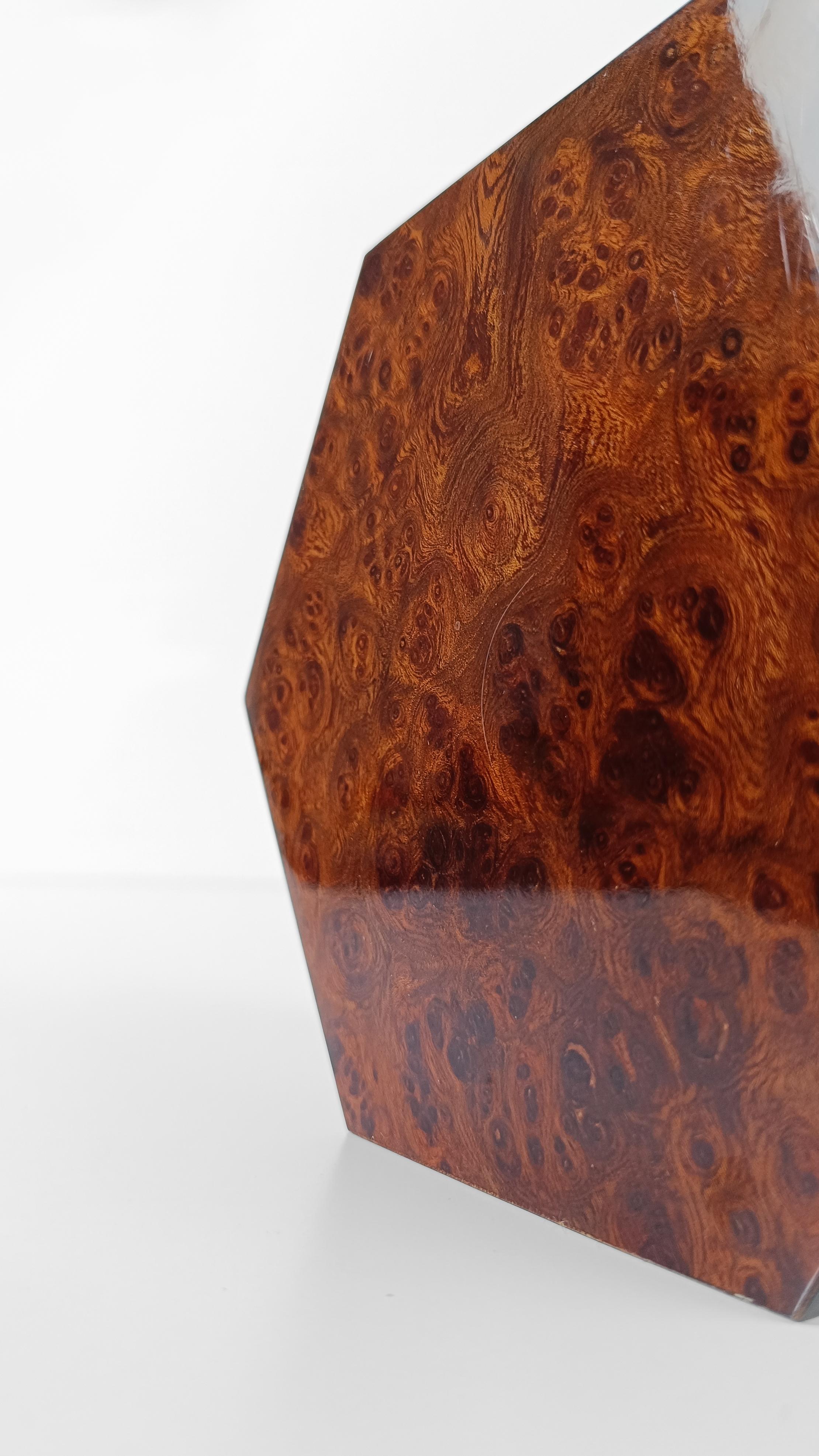 Italian 1970s Hexagonal Trinket Box in Burl-Veneered Wood (20. Jahrhundert) im Angebot
