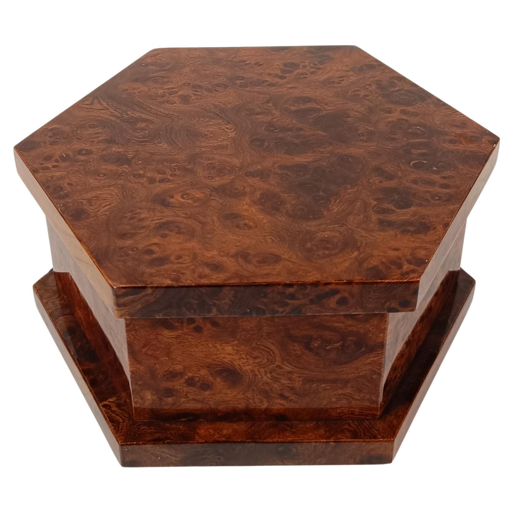 Italian 1970s Hexagonal Trinket Box in Burl-Veneered Wood im Angebot