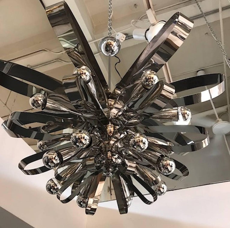 Italian 1970s Large Chrome Flower Chandelier In Good Condition For Sale In New York, NY