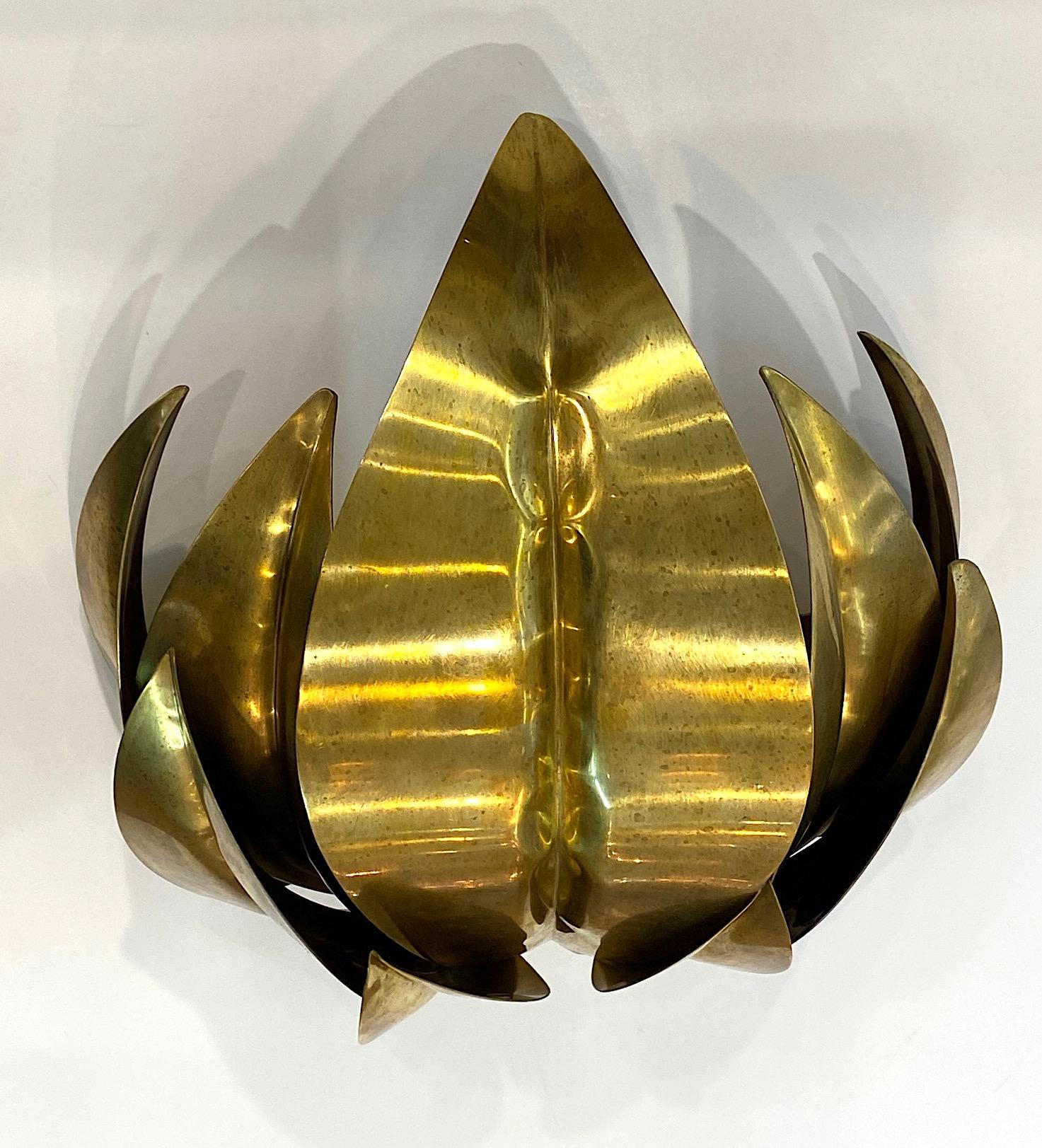 Mid-Century Modern Italian 1970s Leaf Cluster Sconce in the Manner of Tommaso Barbi