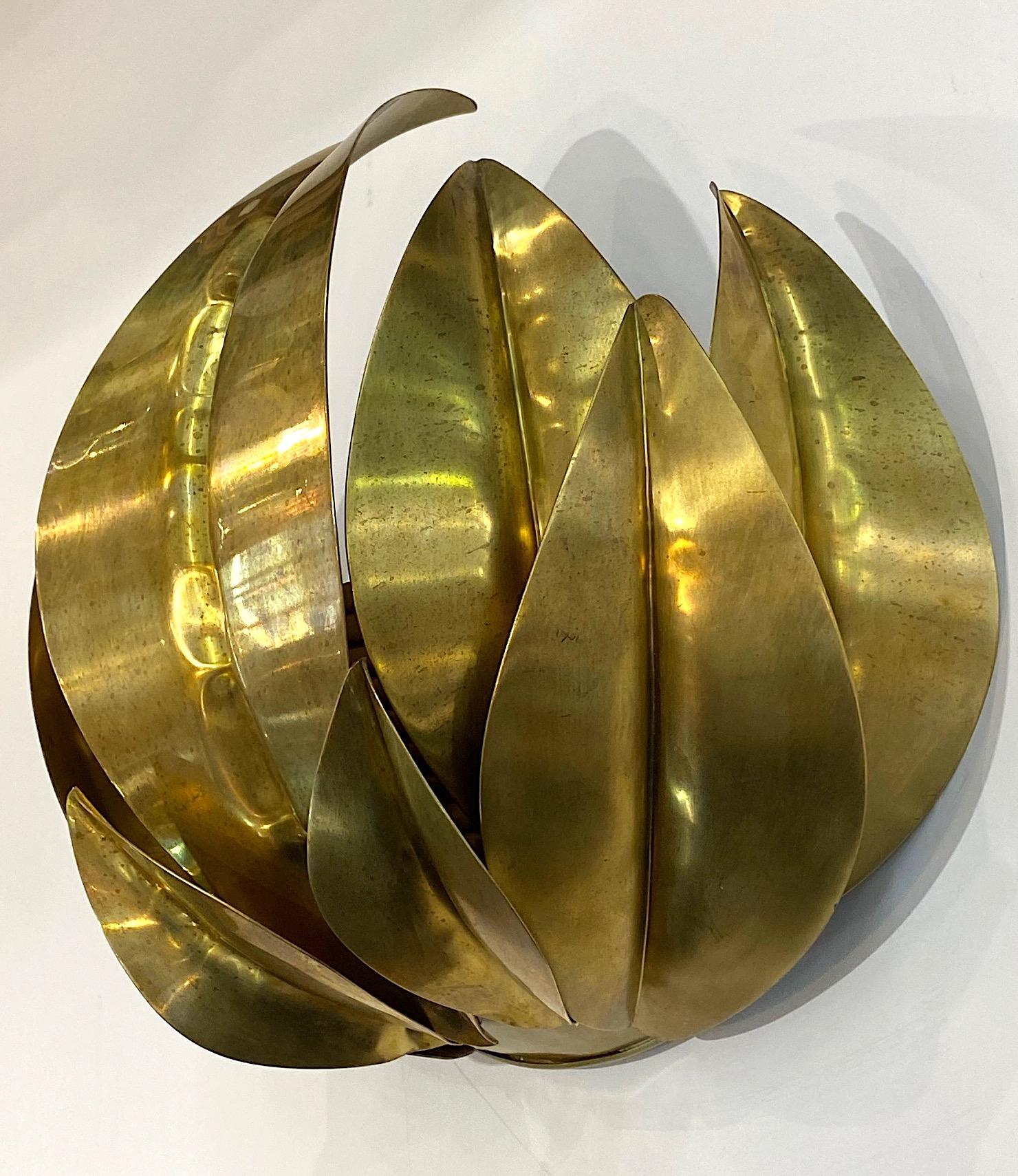 Brass Italian 1970s Leaf Cluster Sconce in the Manner of Tommaso Barbi