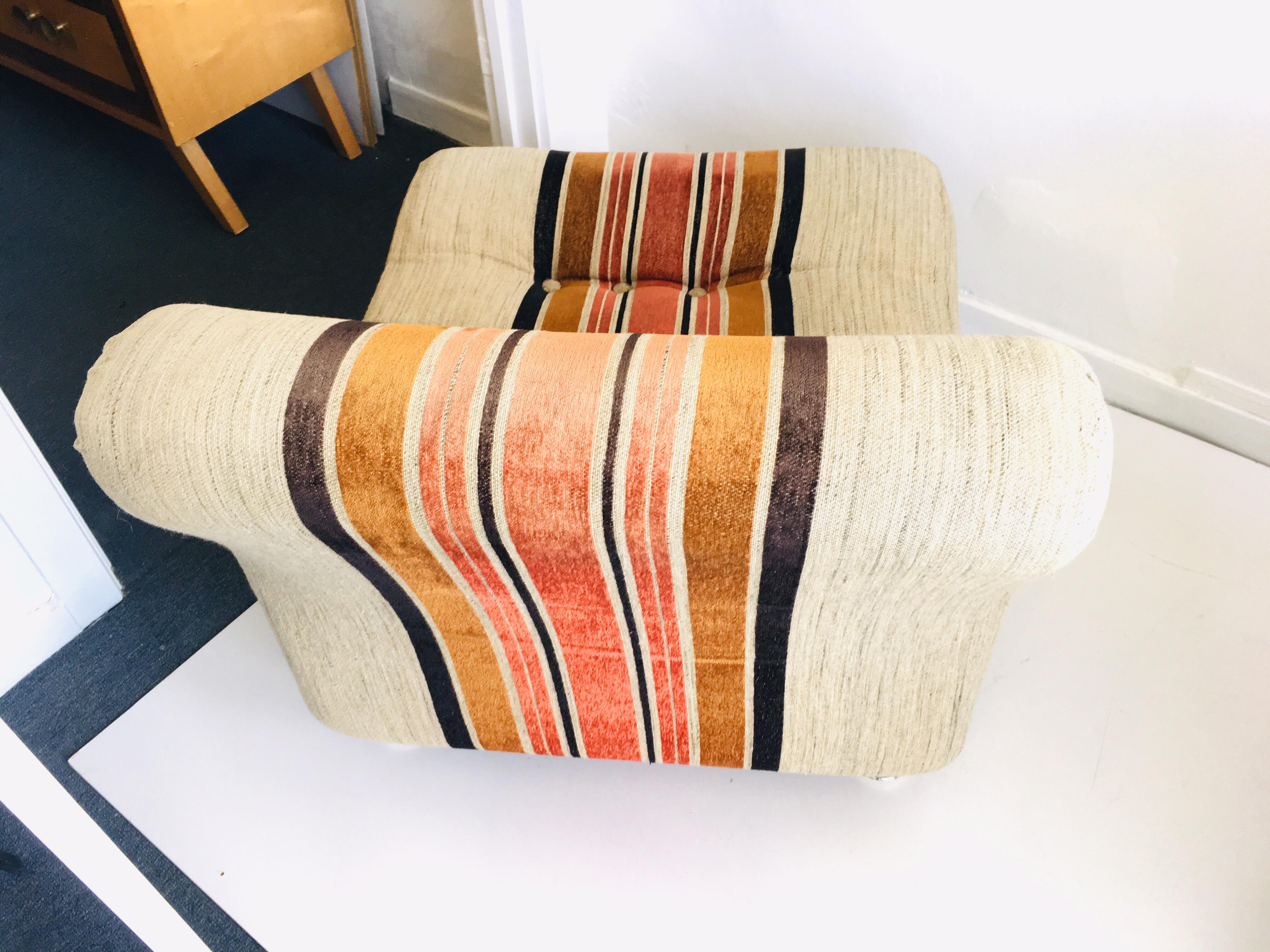 Italian 1970s Lowline Lounge Pair of Lounge Chairs In Good Condition For Sale In Melbourne, AU