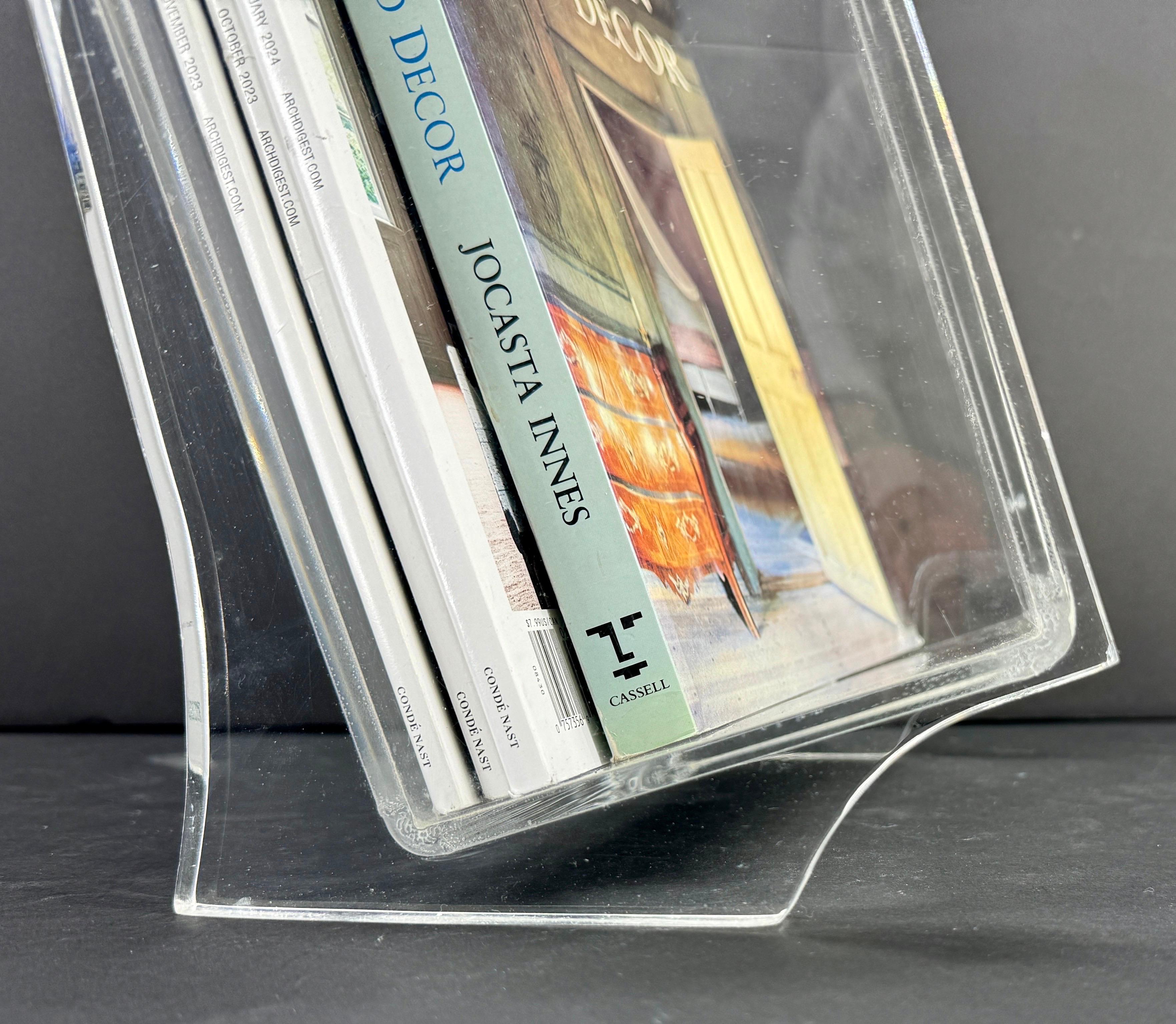 Italian 1970's MCM Magazine Rack in Thick Lucite For Sale 7
