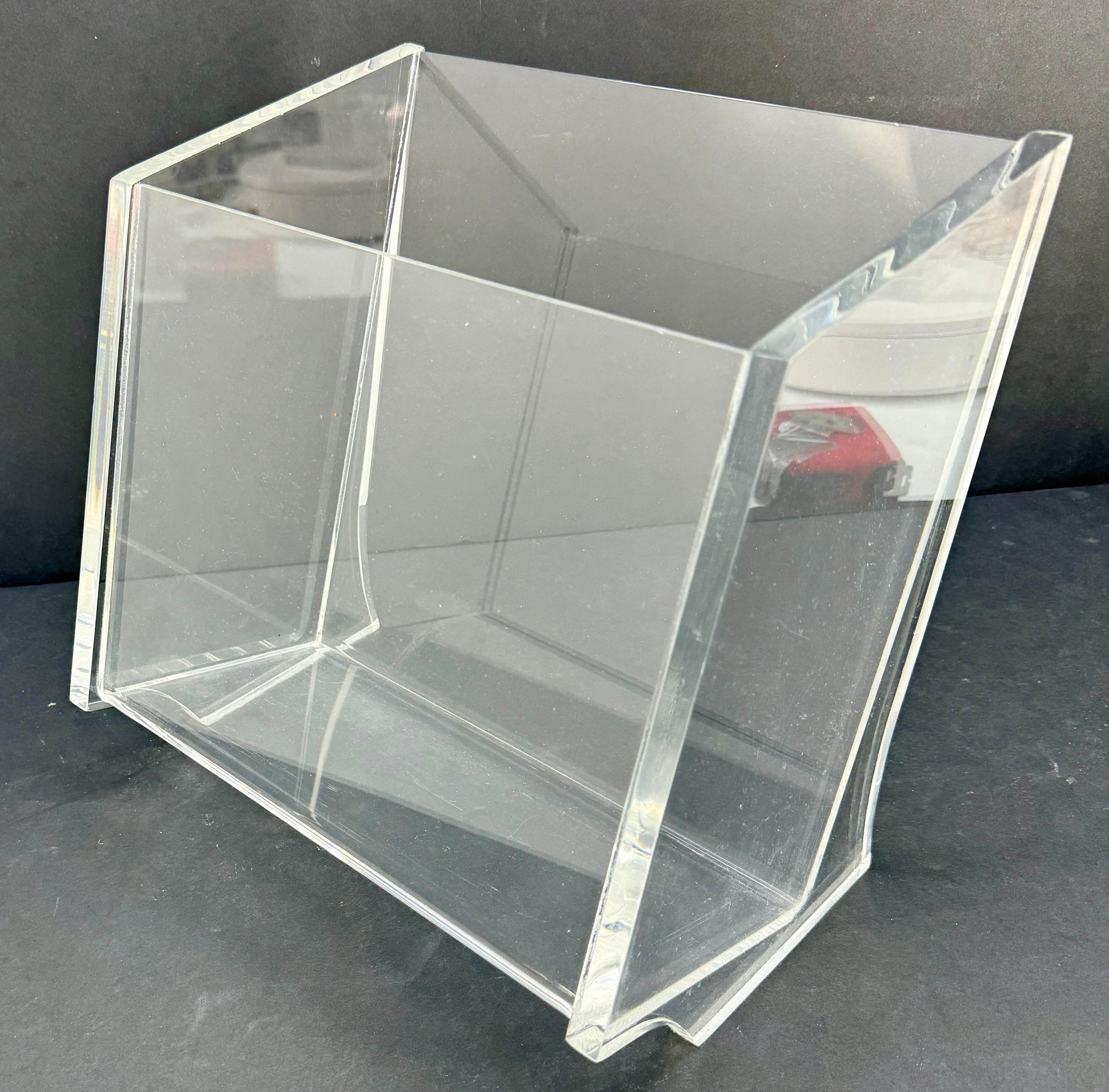Italian 1970's MCM Magazine Rack in Thick Lucite For Sale 10