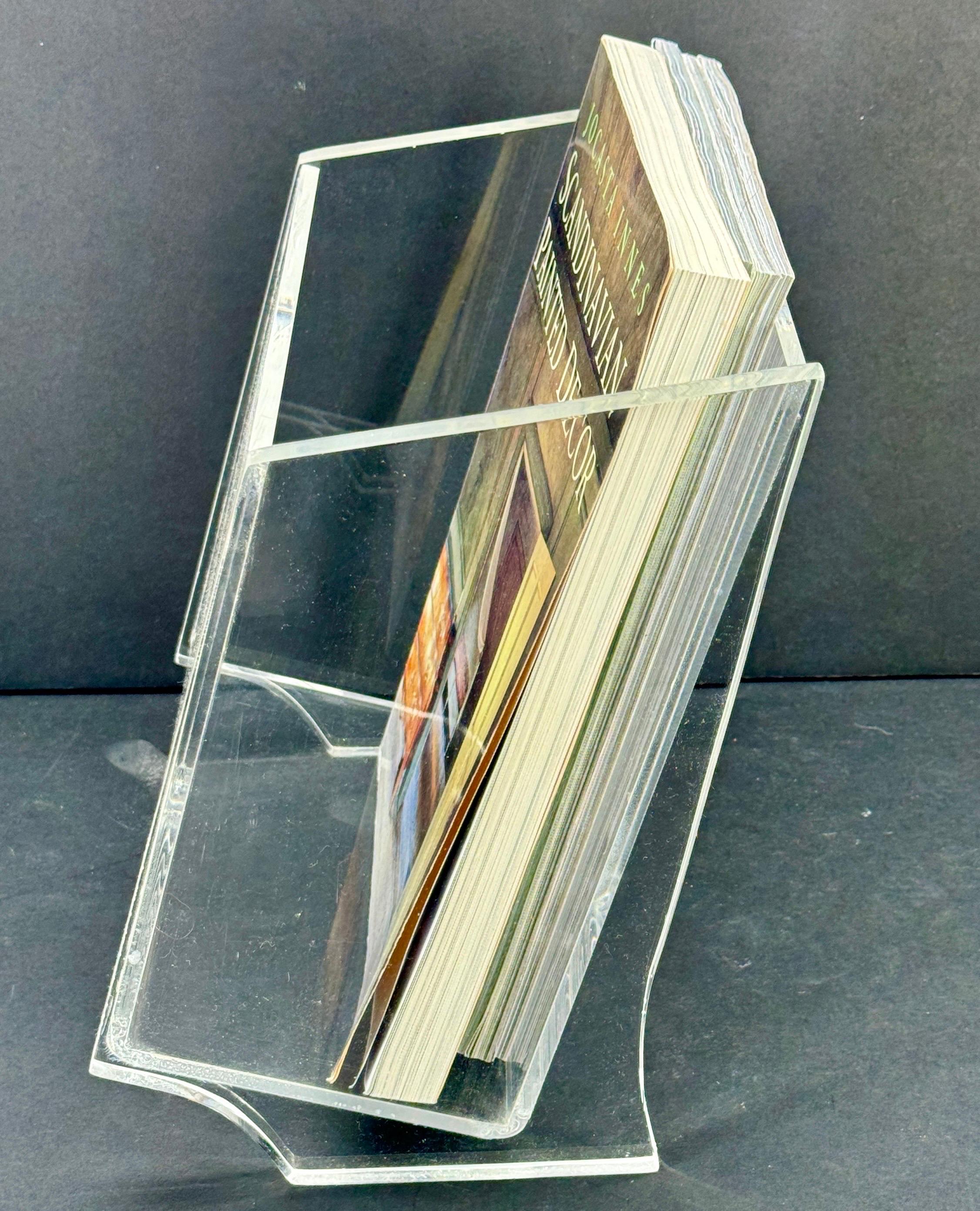 Italian 1970's MCM Magazine Rack in Thick Lucite For Sale 2