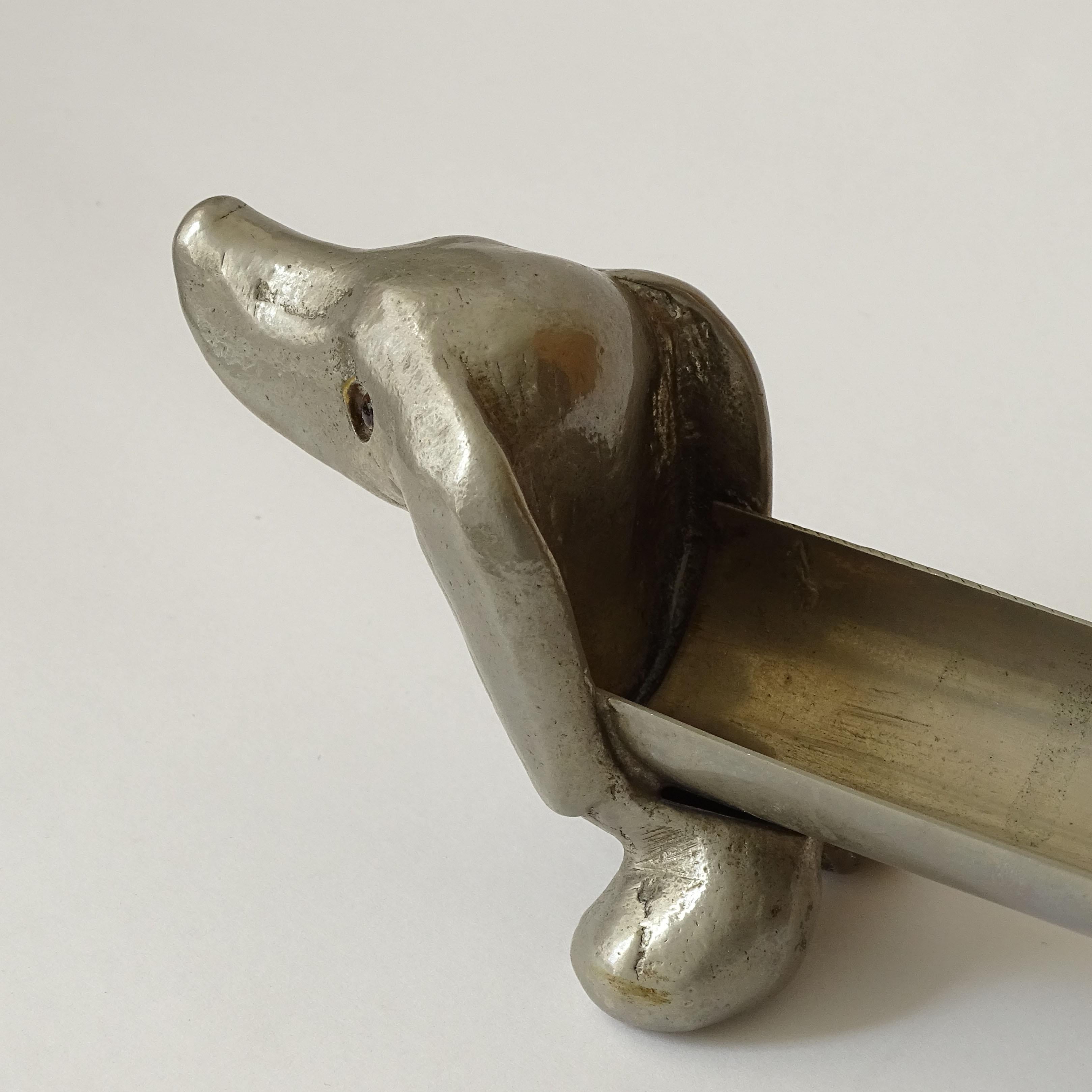 Italian 1970s Metal Dachshund Dog Shaped Desk Pencil Holder Italiano en venta