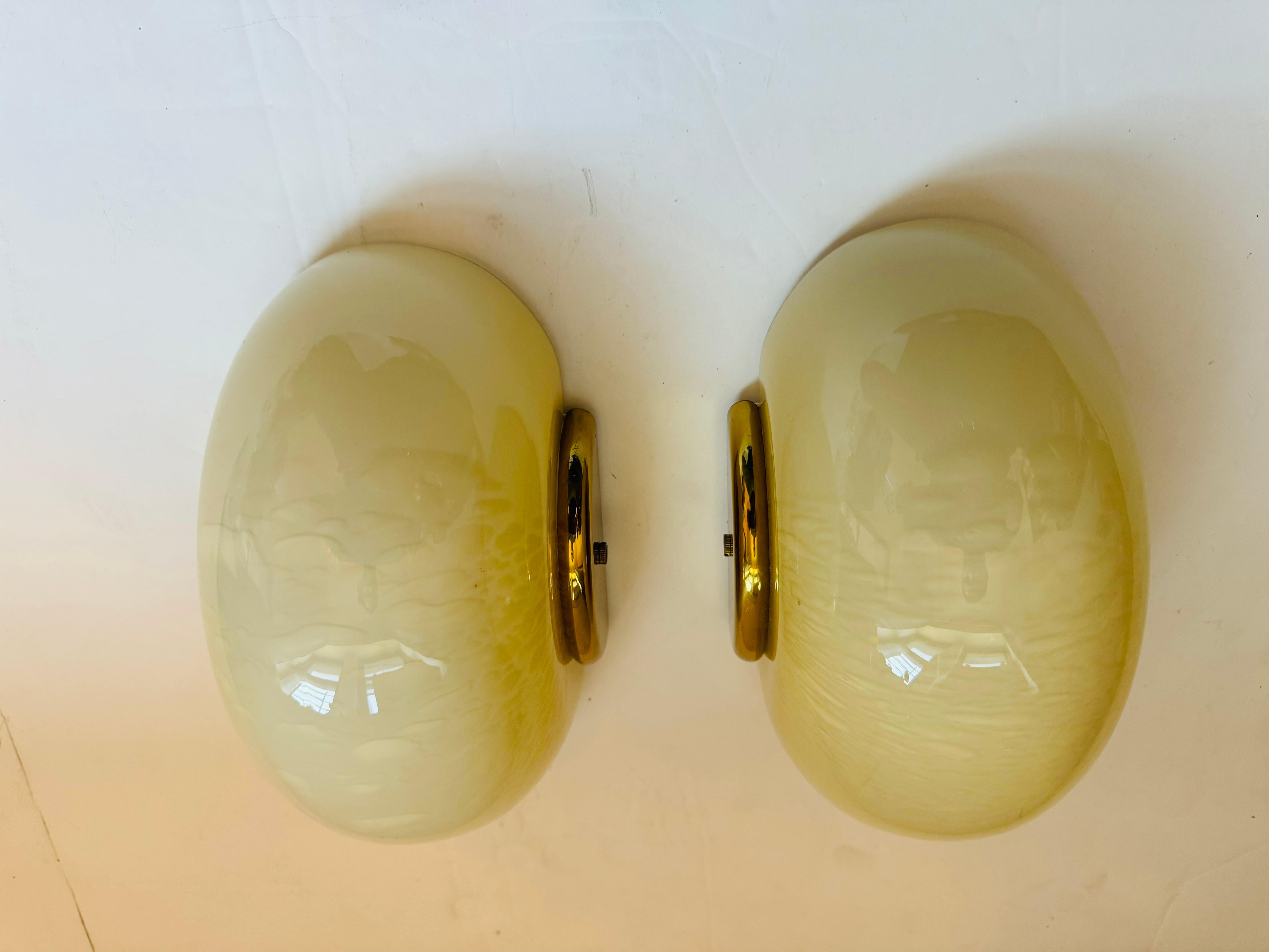 Late 20th Century Italian 1970s Mid Century Fabbian Egg Murano Glass Wall Lamps For Sale