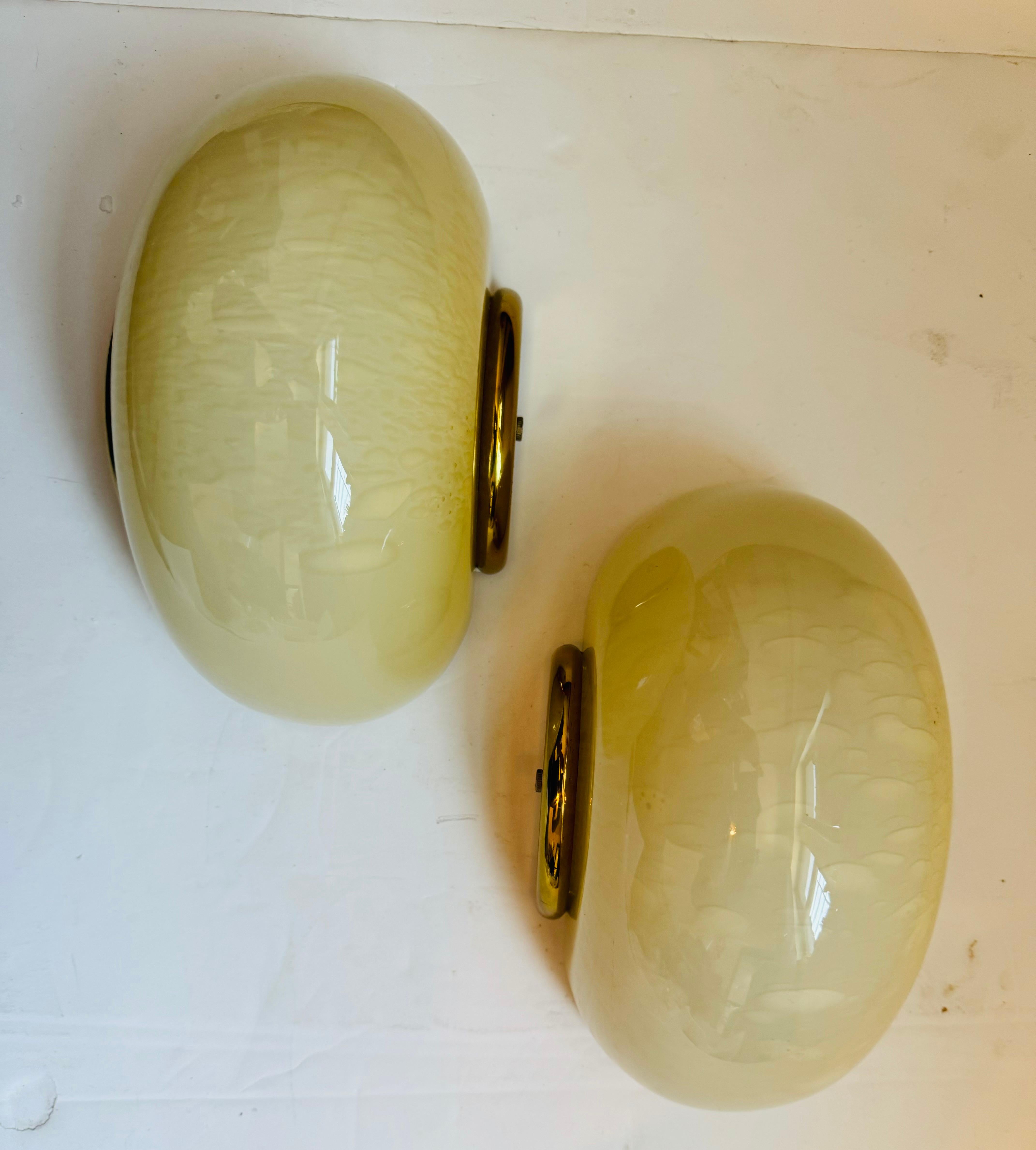 Laiton Appliques italiennes en verre de Murano 1970 Mid Century Fabbian Egg en vente
