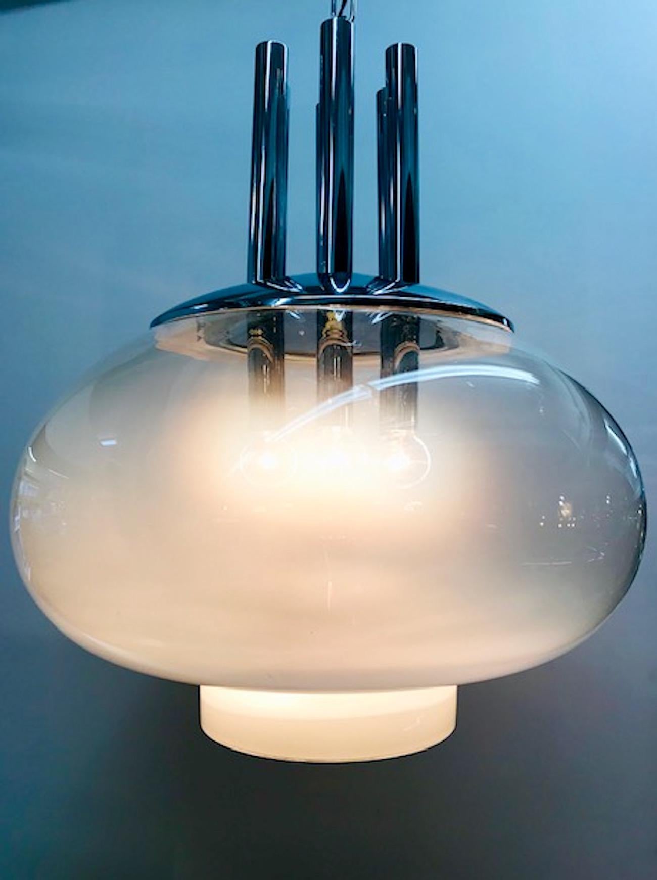Italian 1970s Modern Blown Glass and Chrome Pendant Light In Good Condition In New York, NY