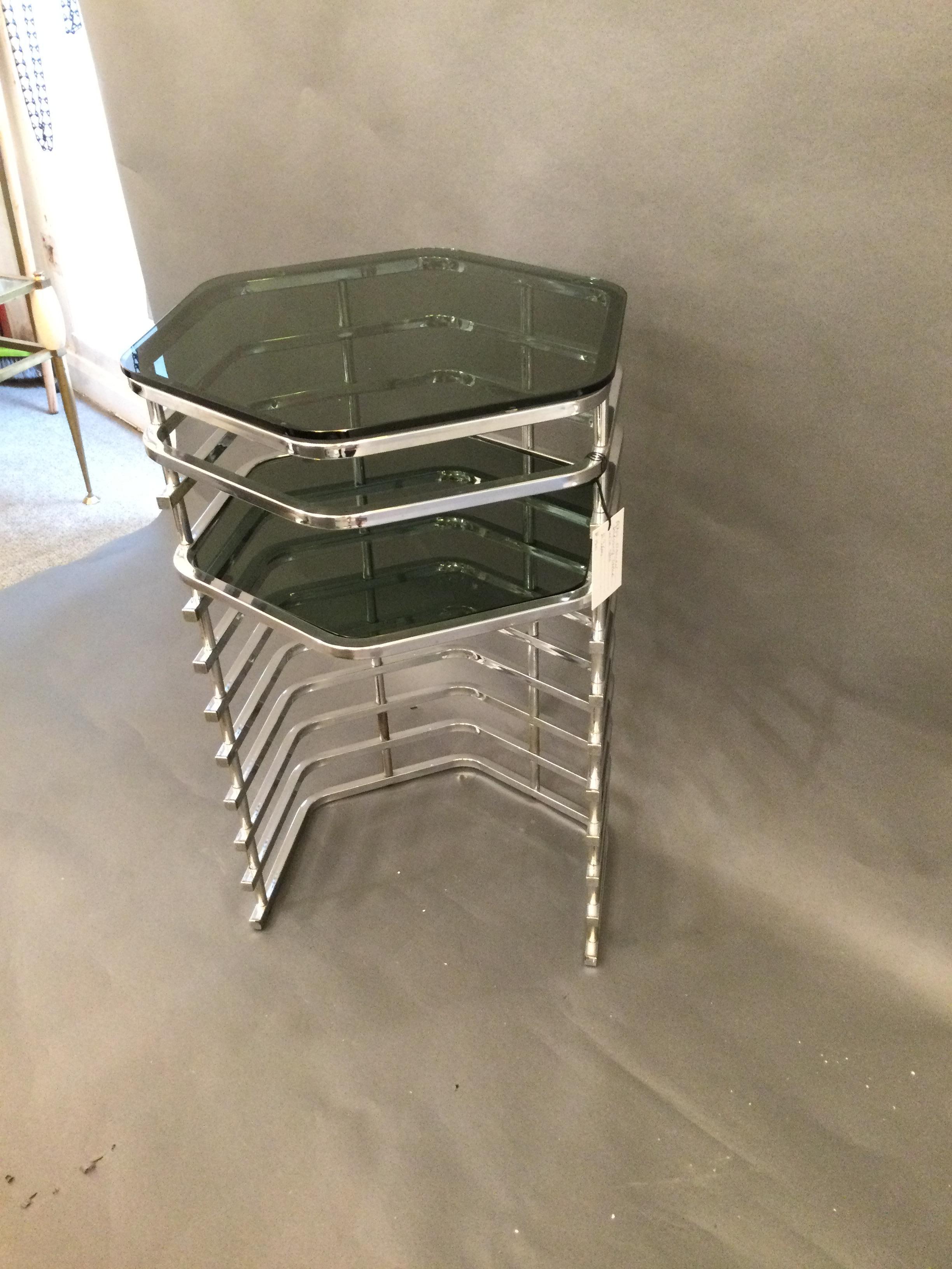 Italian 1970s Modern Chrome and Glass Vanity Table & Stool In Good Condition In London, GB