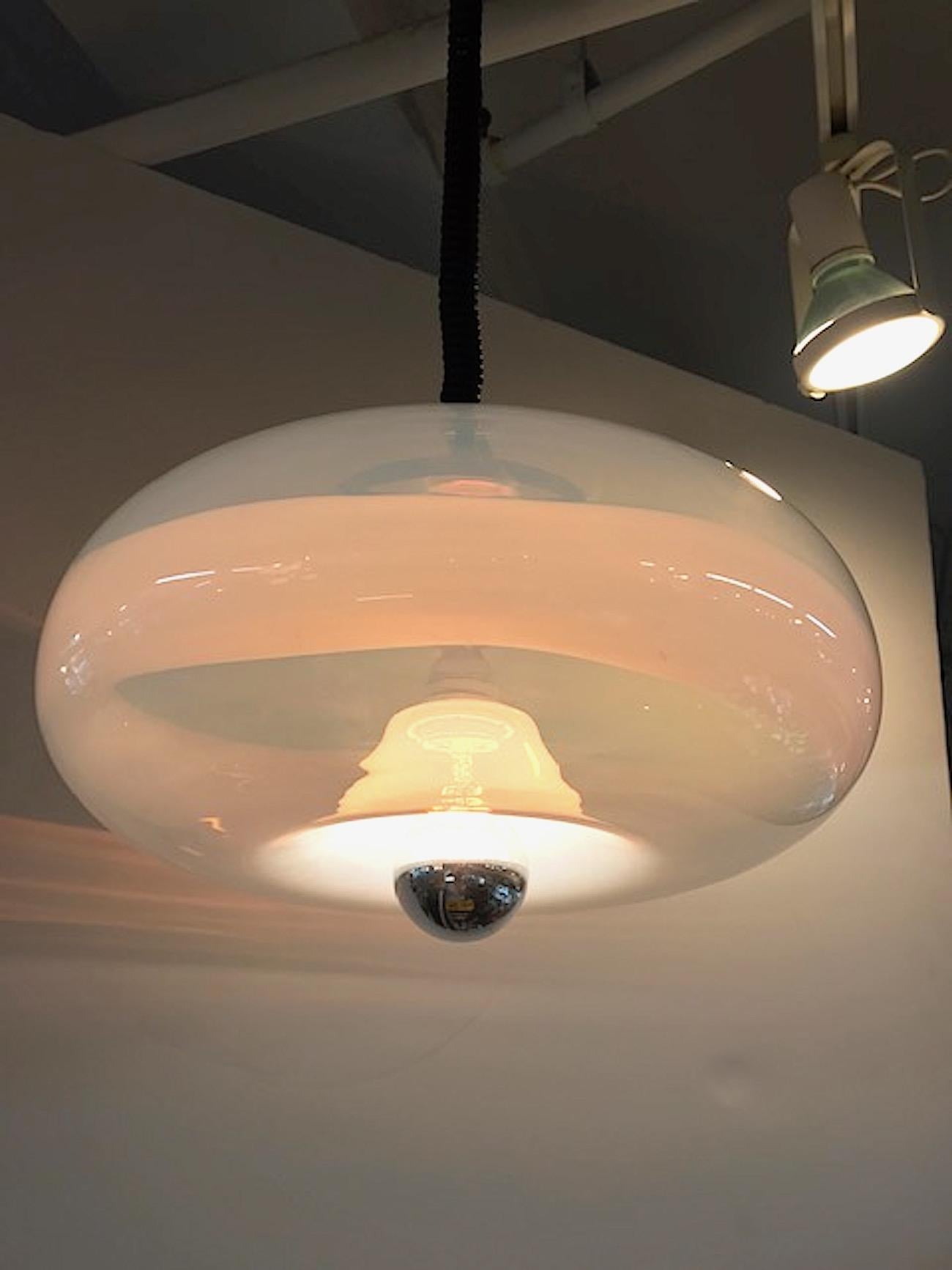 Italian 1970s Modern Hand Blown Murano Glass Pendant Light, Soothes In Good Condition In New York, NY