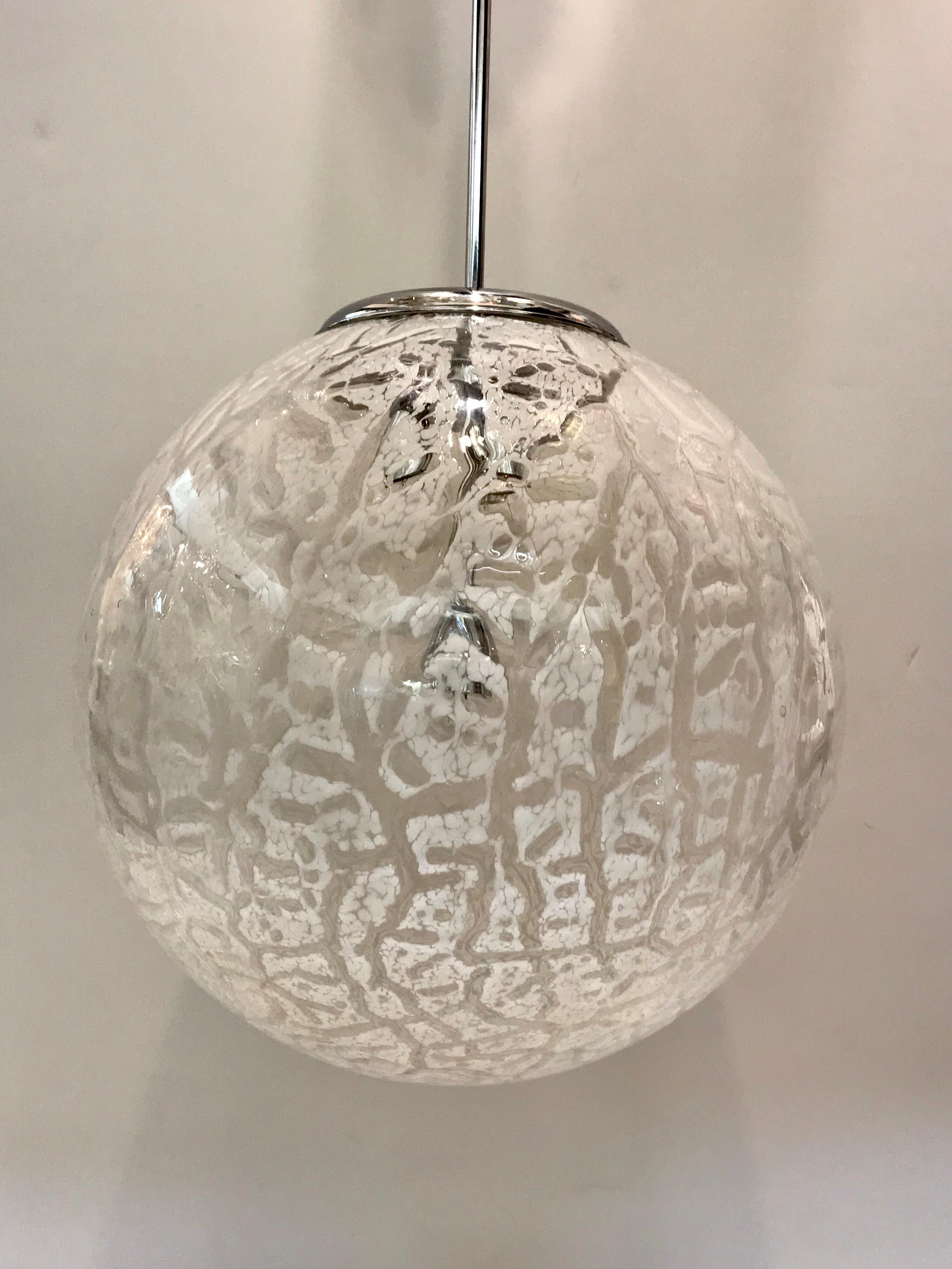 Murano Italy Huge Clear and White Glass Globe Pendant Light (Italienisch)