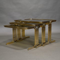 Tables gigognes italiennes des années 1970 en or et verre fumé, Italie, vers 1970