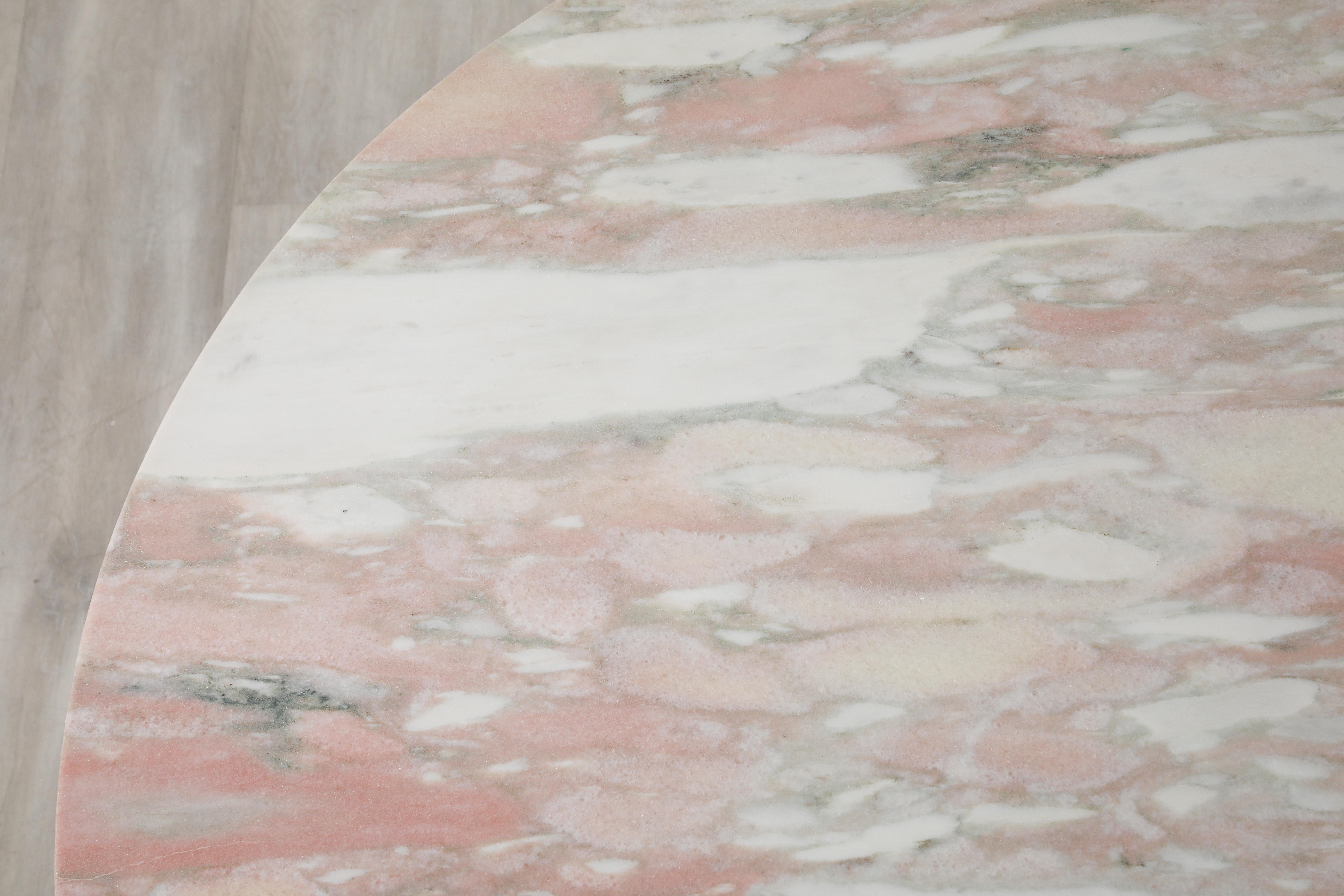 Italienische 1970's Rosa geädert Marmor Center oder Esszimmer Sockel Tisch im Angebot 7