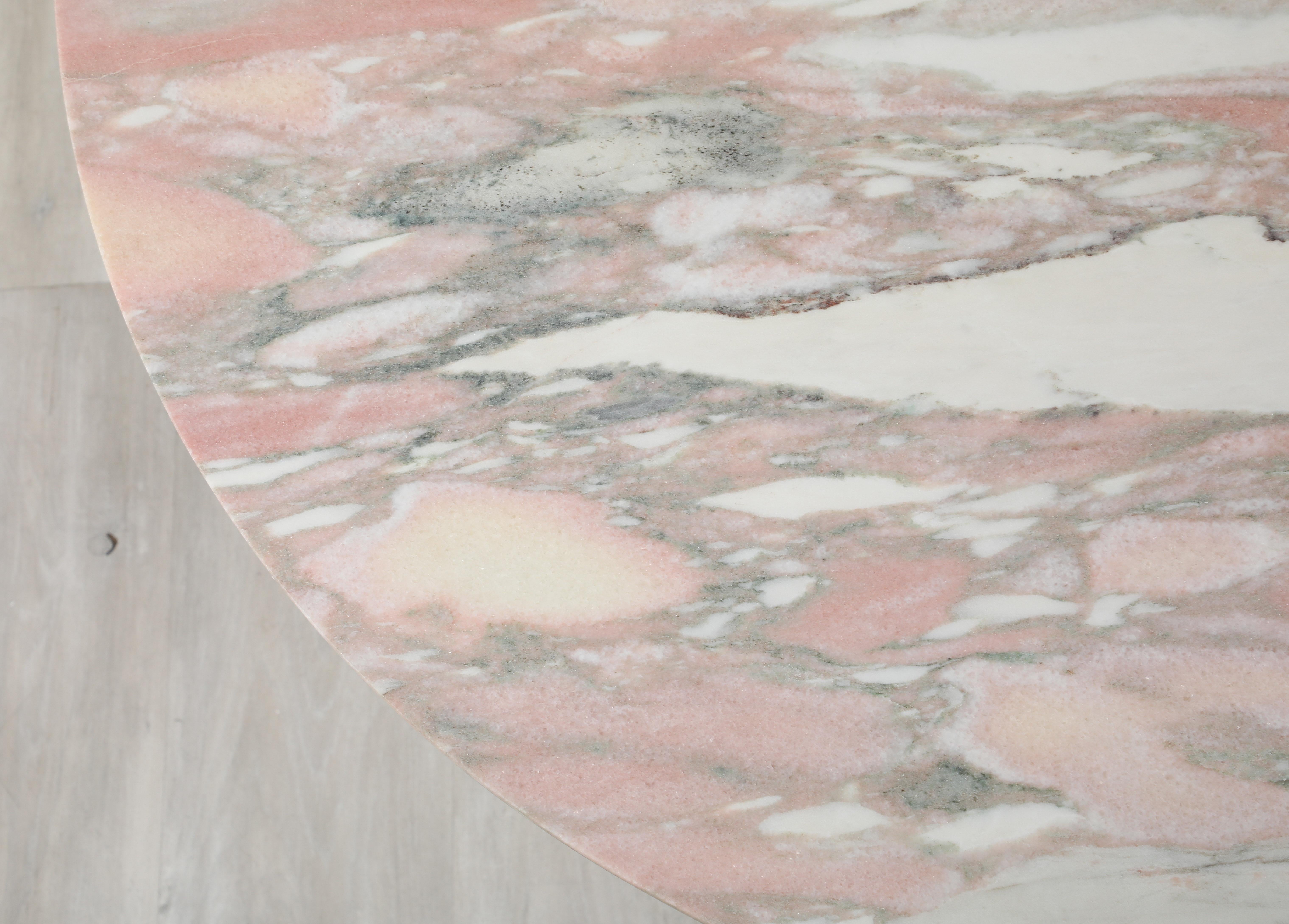 Italienische 1970's Rosa geädert Marmor Center oder Esszimmer Sockel Tisch im Angebot 4