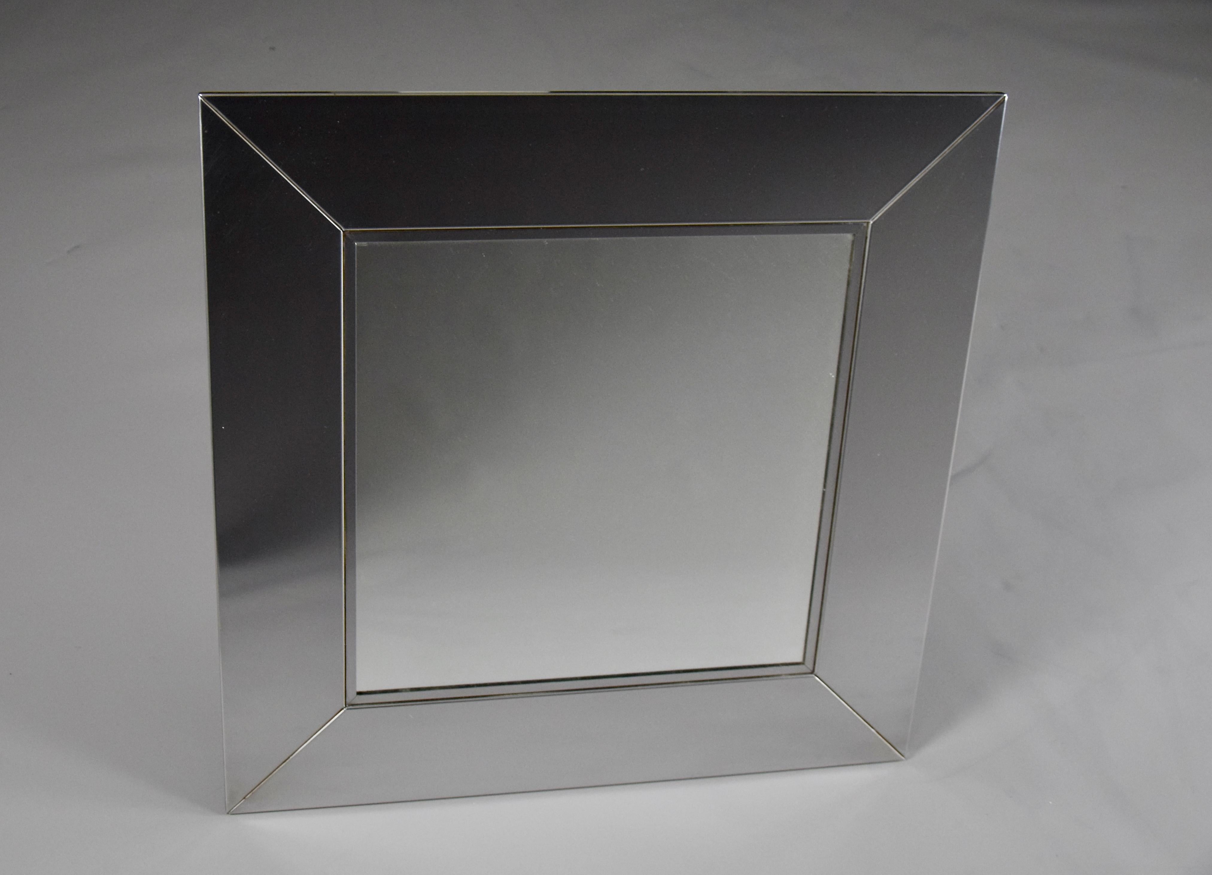 Italian 1970's Polished Stainless Steel Wall Mirror In Good Condition For Sale In Weesp, NL