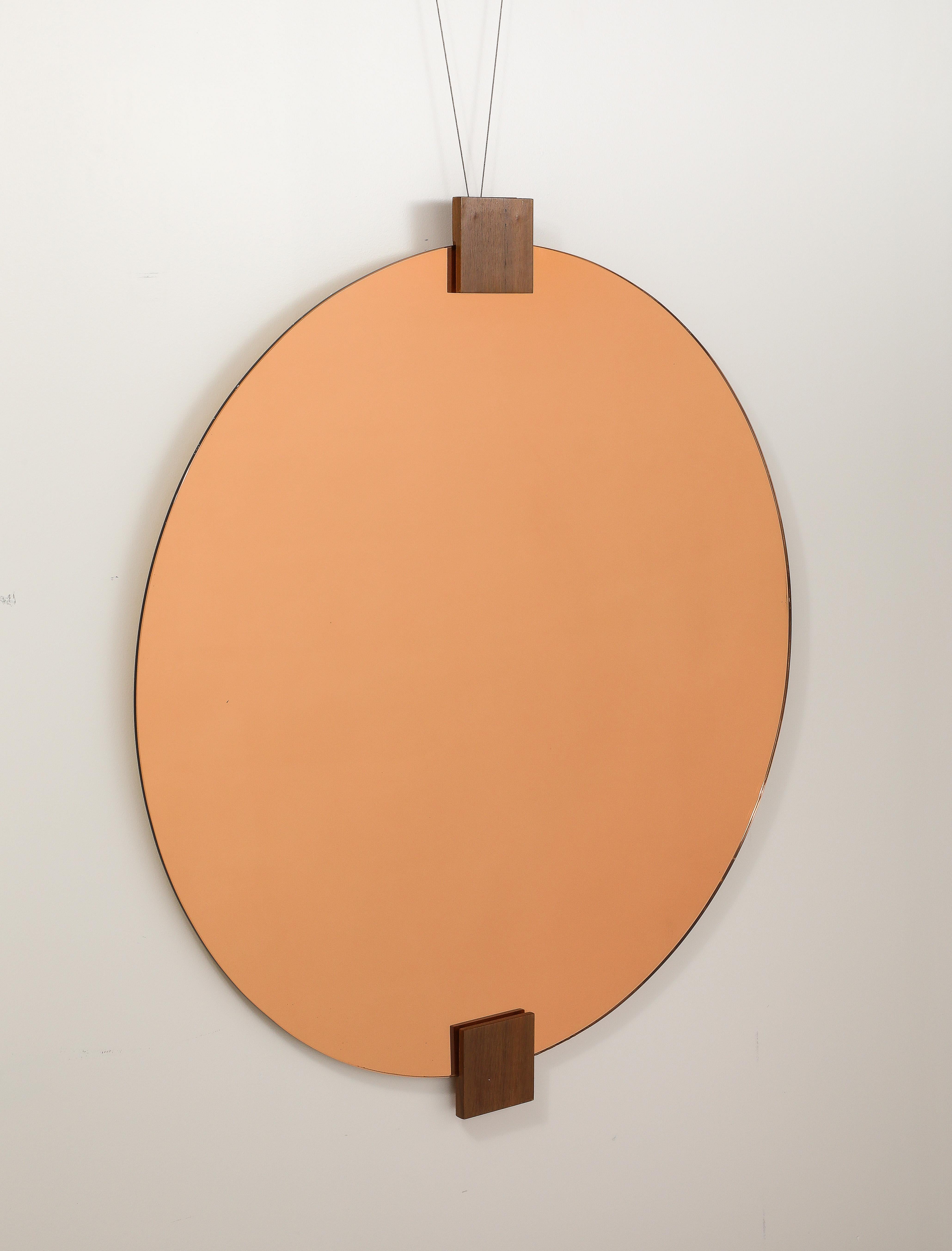 Espejo de pared circular italiano de cristal dorado rosa de los años 70 en Bueno estado para la venta en New York, NY