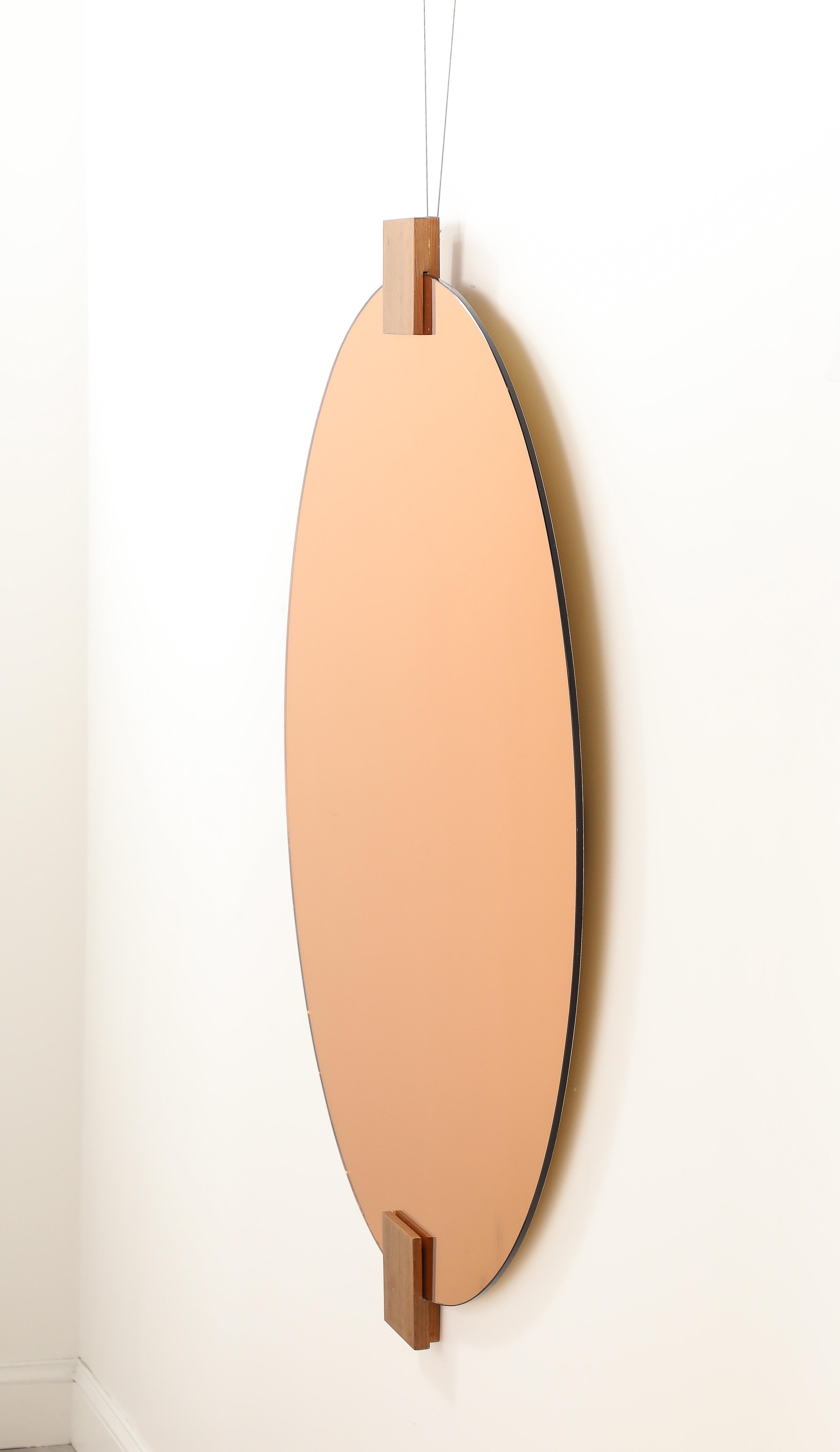 Espejo de pared circular italiano de cristal dorado rosa de los años 70 Vidrio artístico en venta
