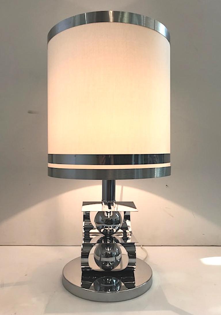 Italian 1970s Sculptural Chrome Table Lamp For Sale 5