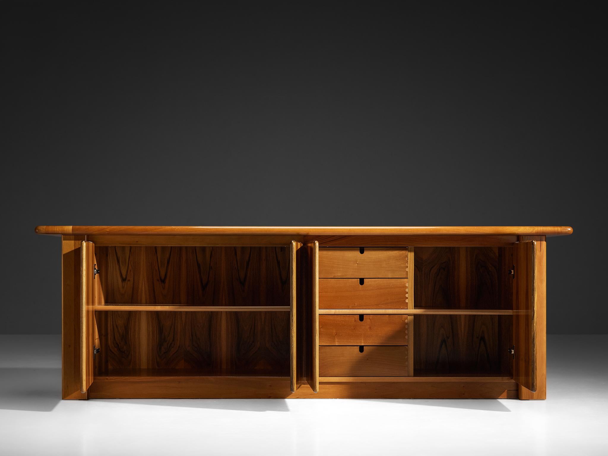 Credenza italiana anni '70 in noce in vendita 6
