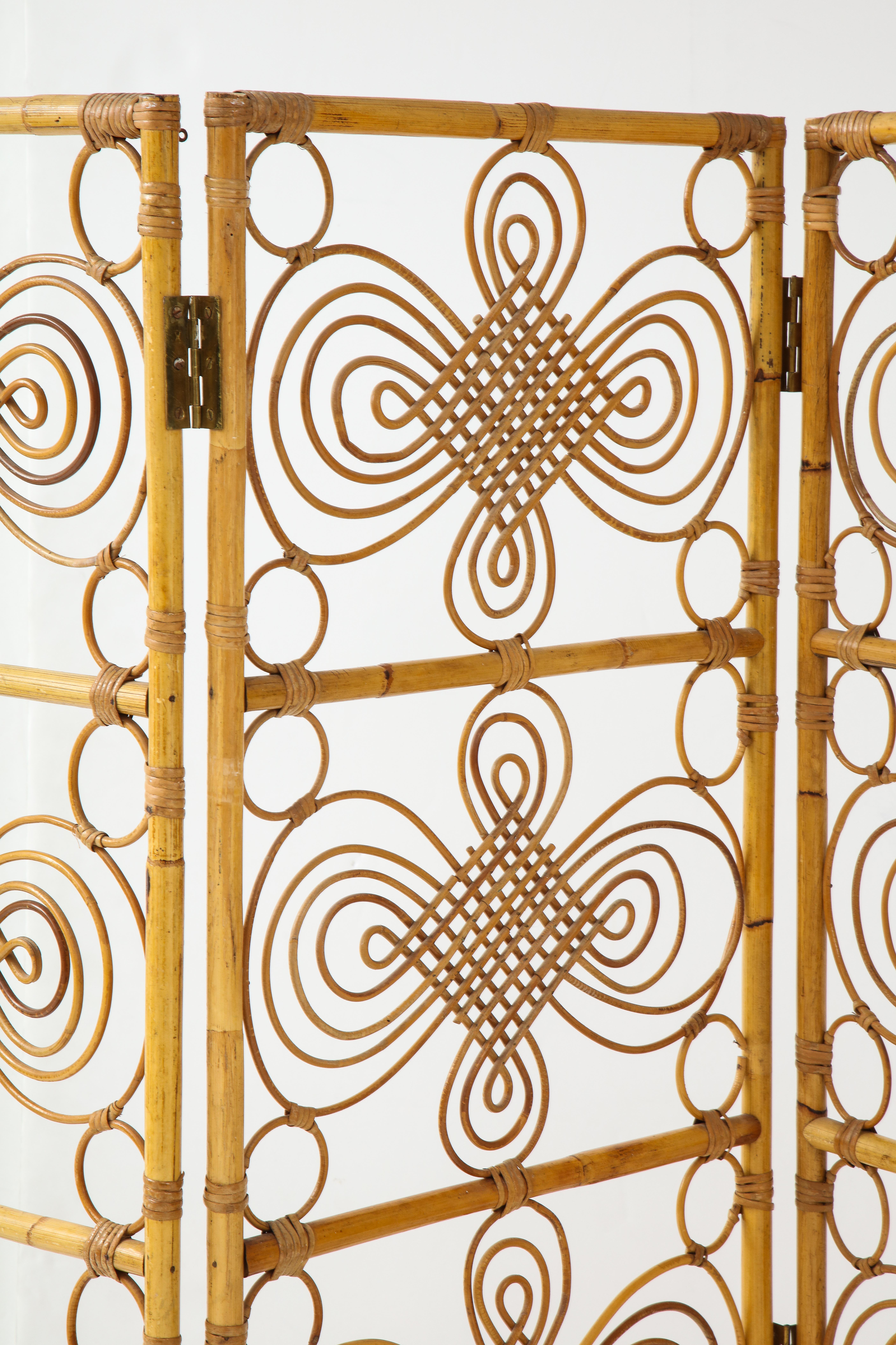Mid-Century Modern Paravent décoratif italien à trois panneaux en bambou des années 1970 en vente